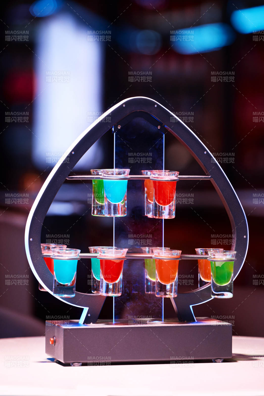 酒吧调制含酒精类饮品图片