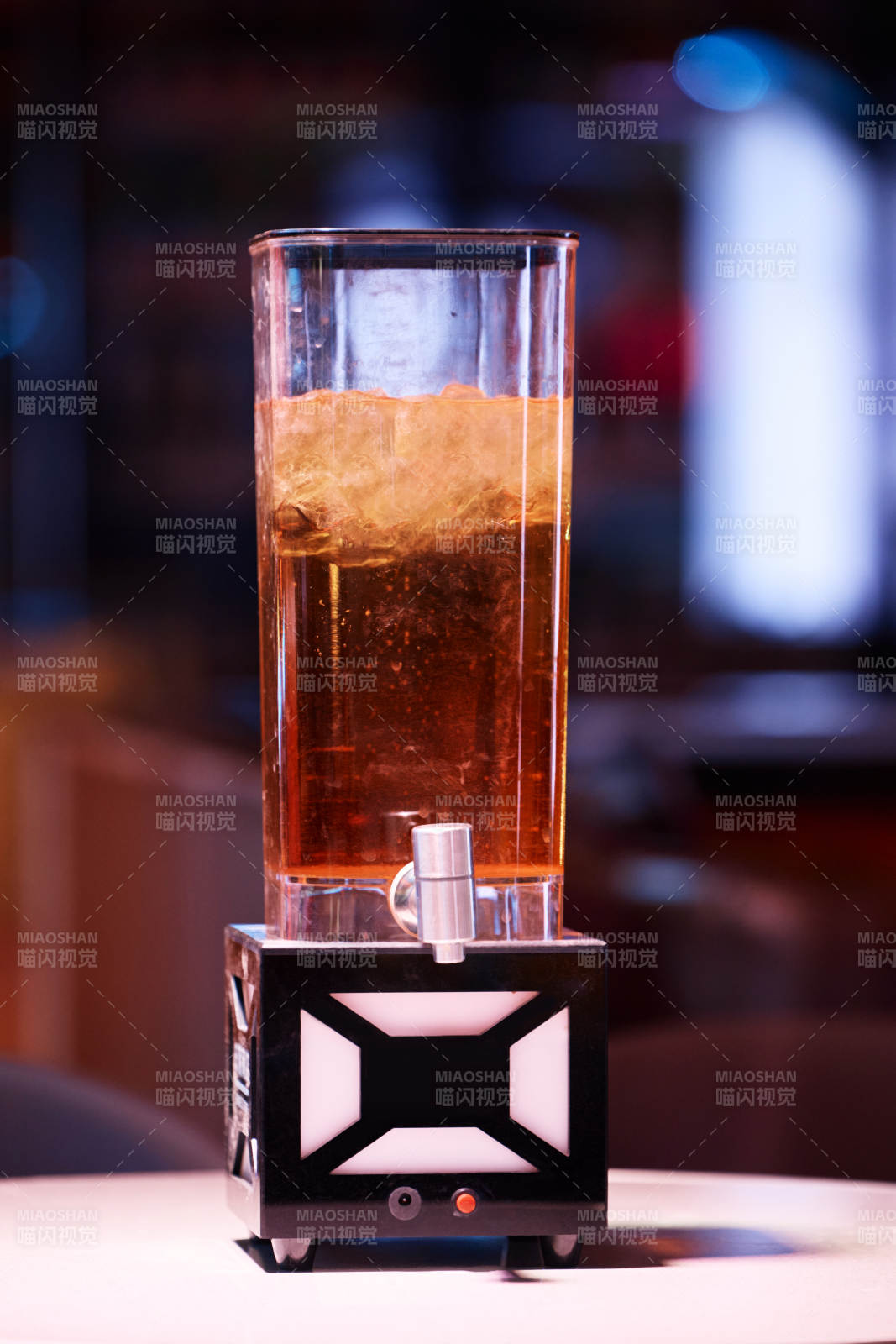 酒吧调制含酒精类饮品图片