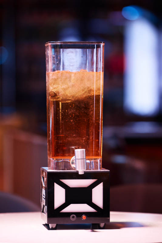 酒吧调制含酒精类饮品图片