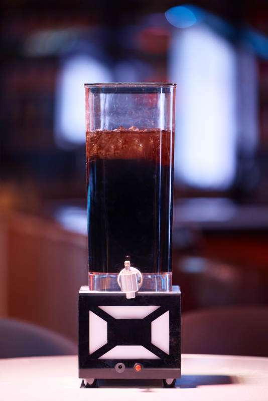 酒吧调制含酒精类饮品图片