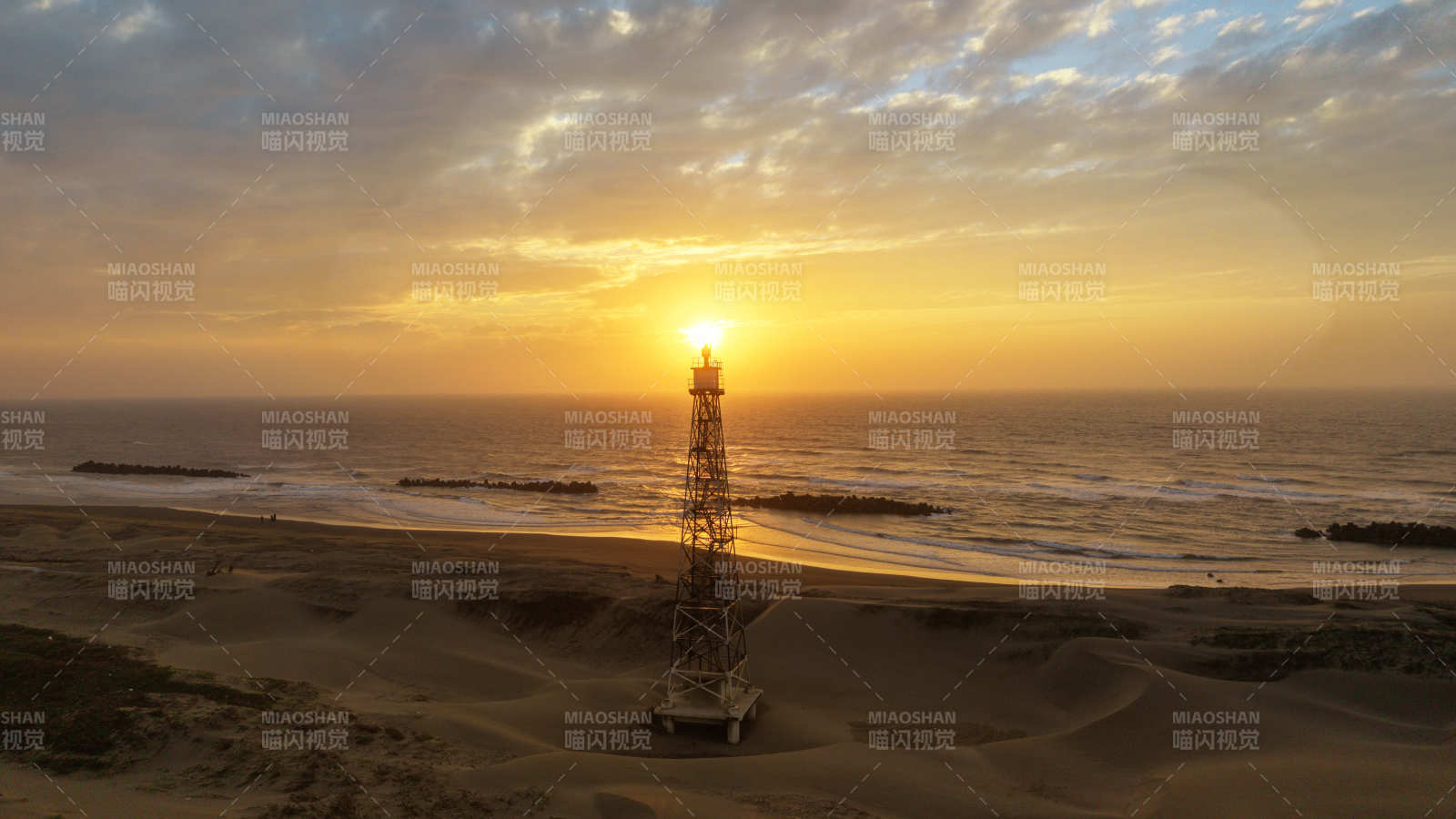 塔影夕阳海天一色图片