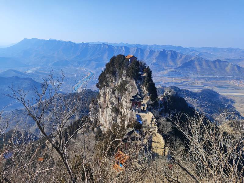 山巅古寺风光图片
