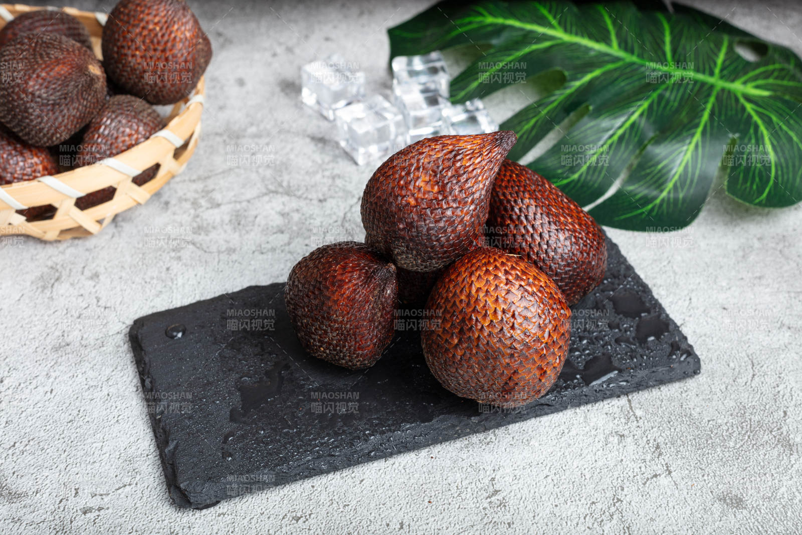 蛇皮果静物图图片