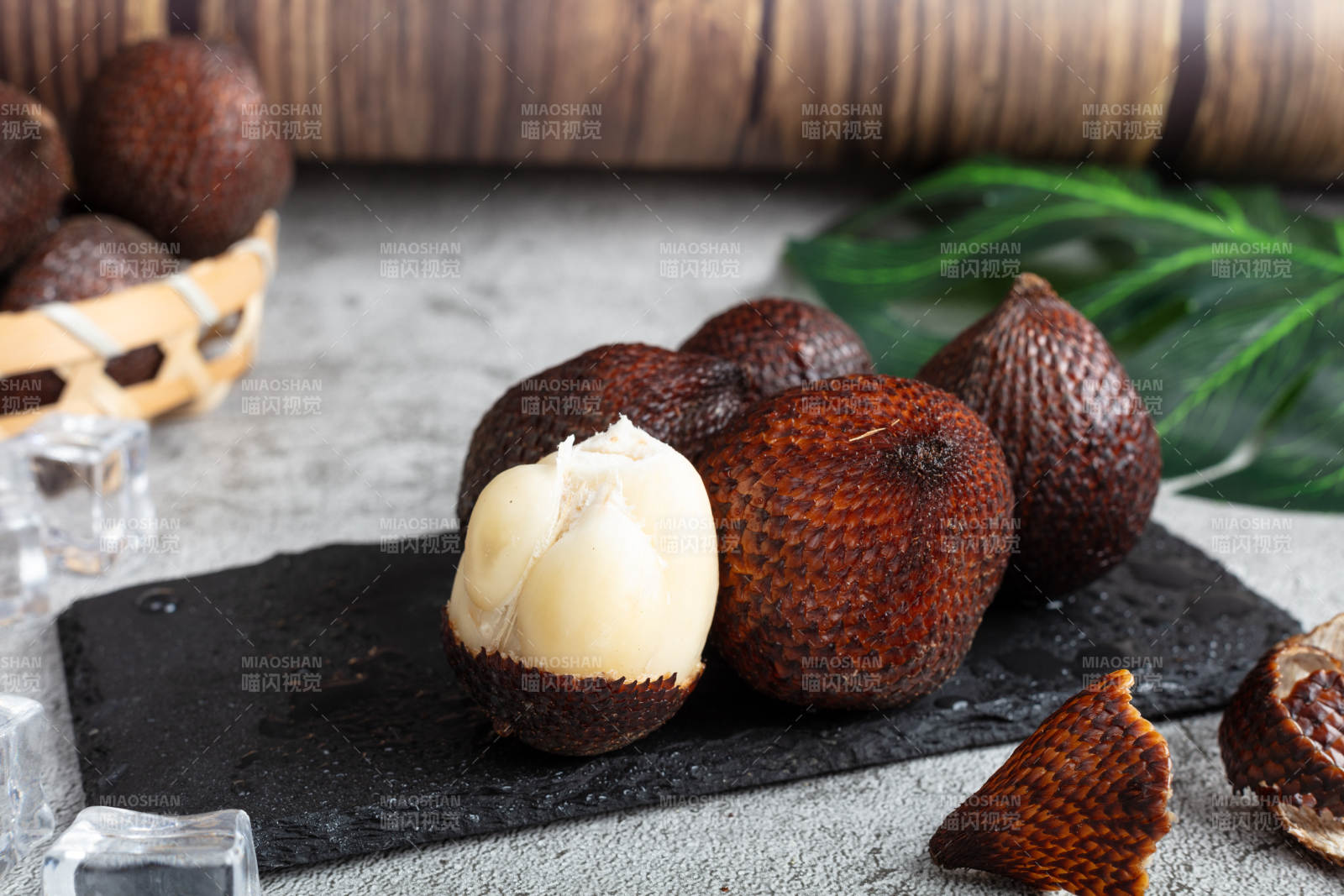 蛇皮果特写图片