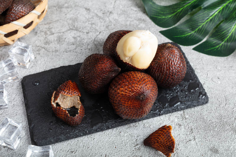 蛇皮果特写图片