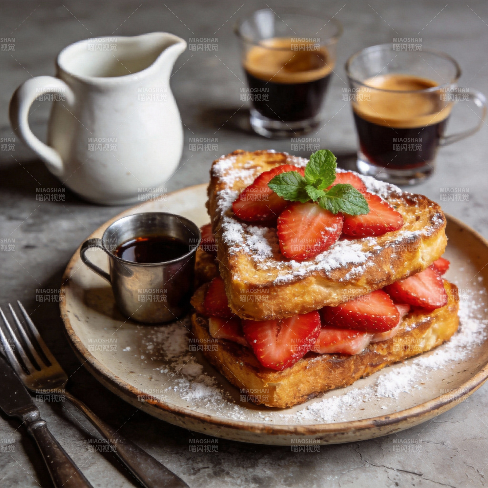 草莓法式吐司图片