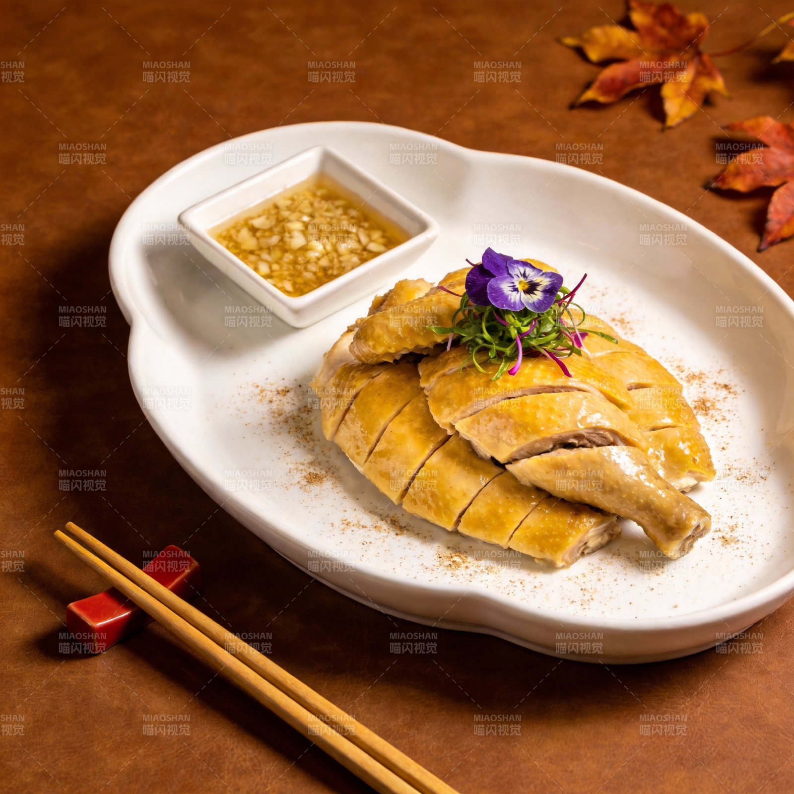 香酥烤鸡配蒜蓉图片