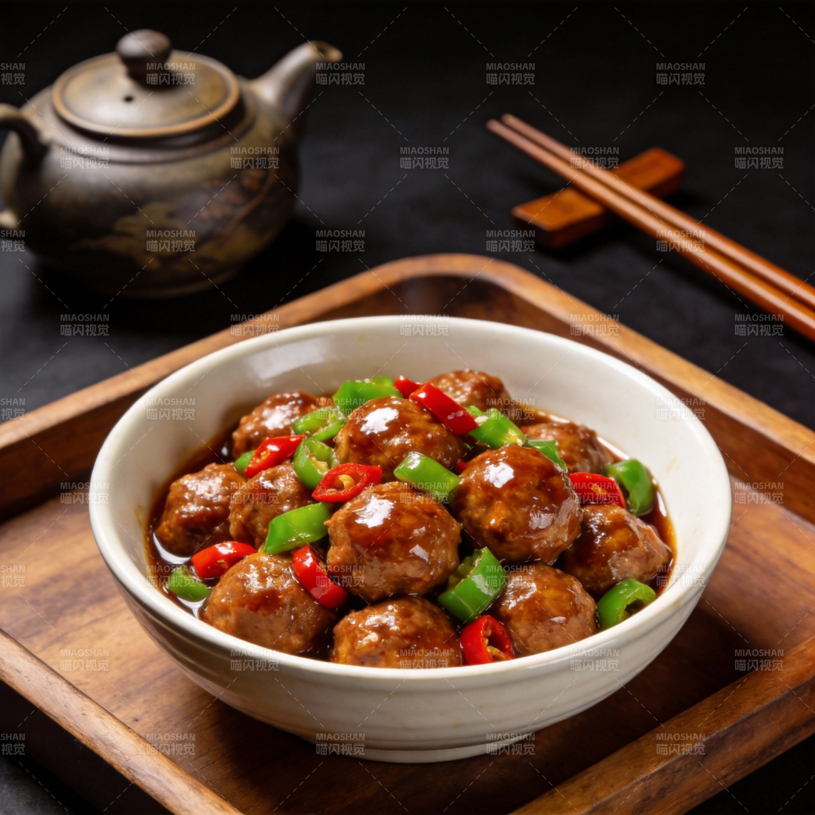 红烧肉丸配青红椒图片