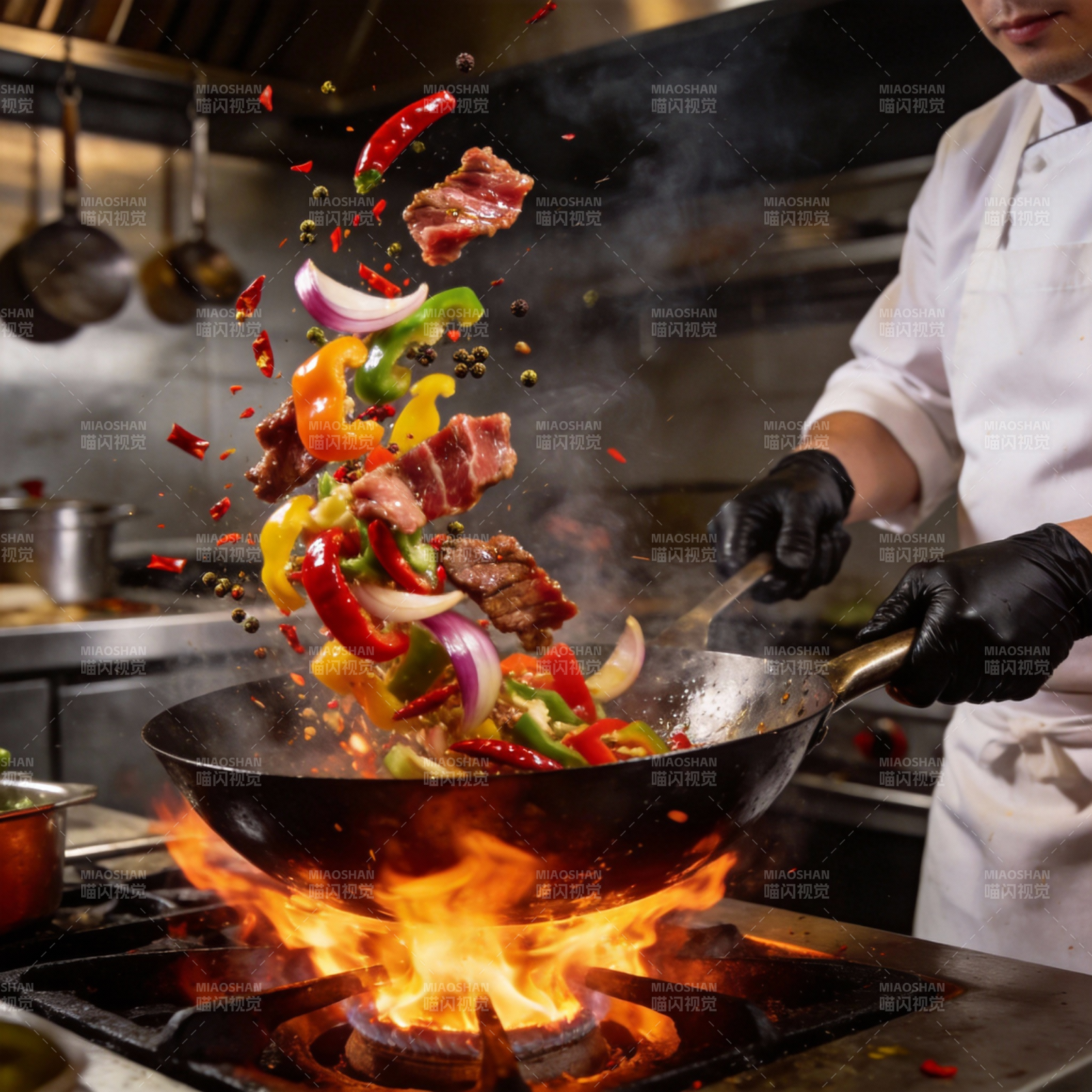 火焰炒菜 美味飞舞图片