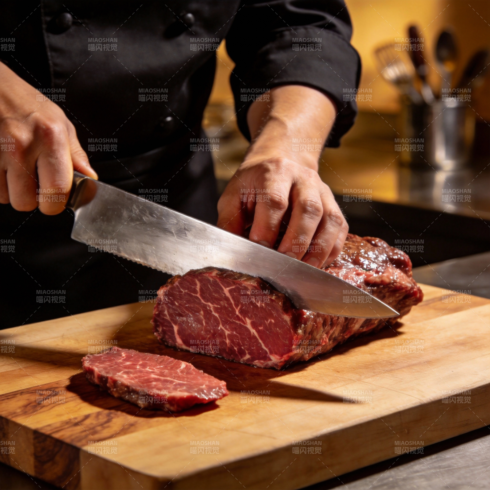 厨师切牛排图片