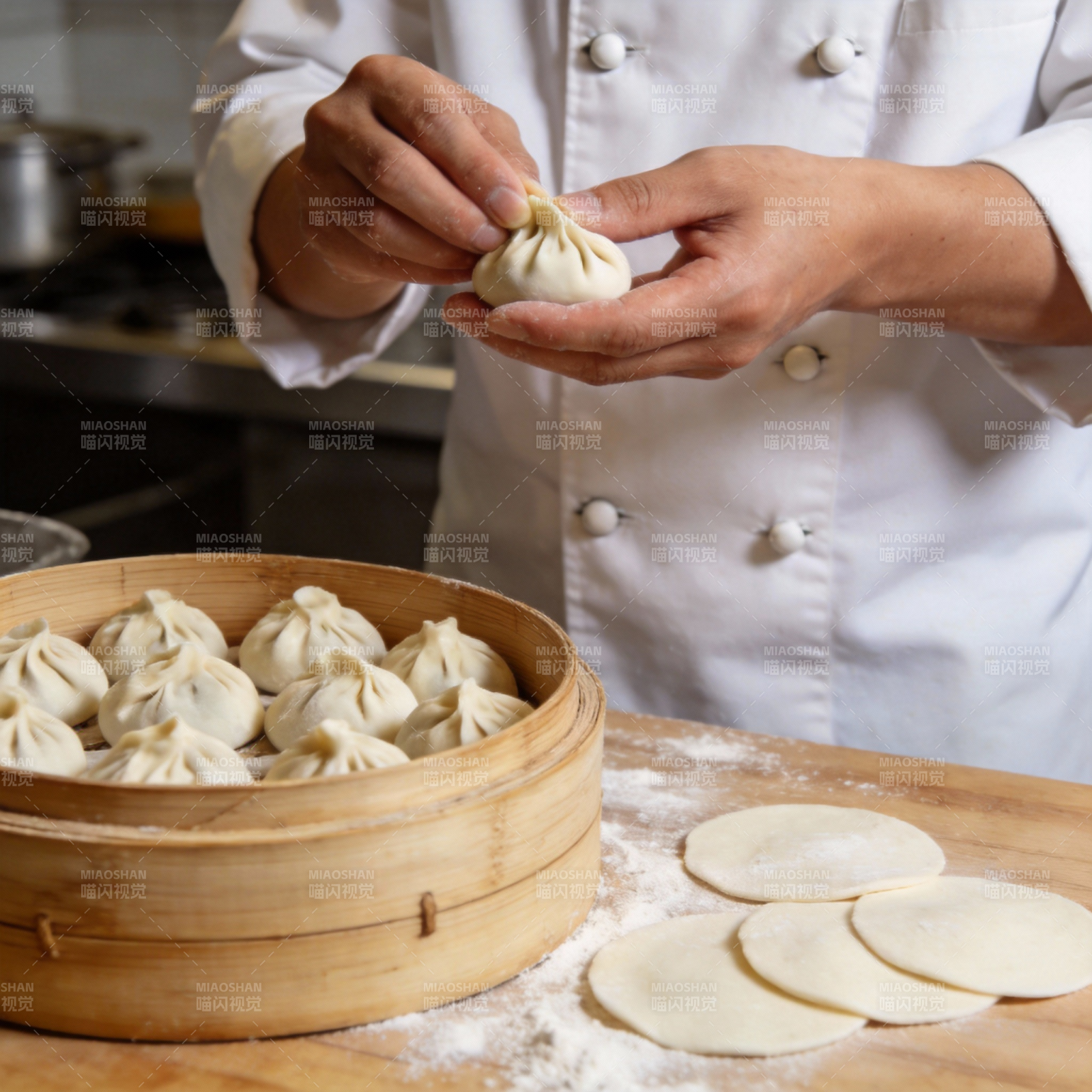 包饺子的瞬间图片