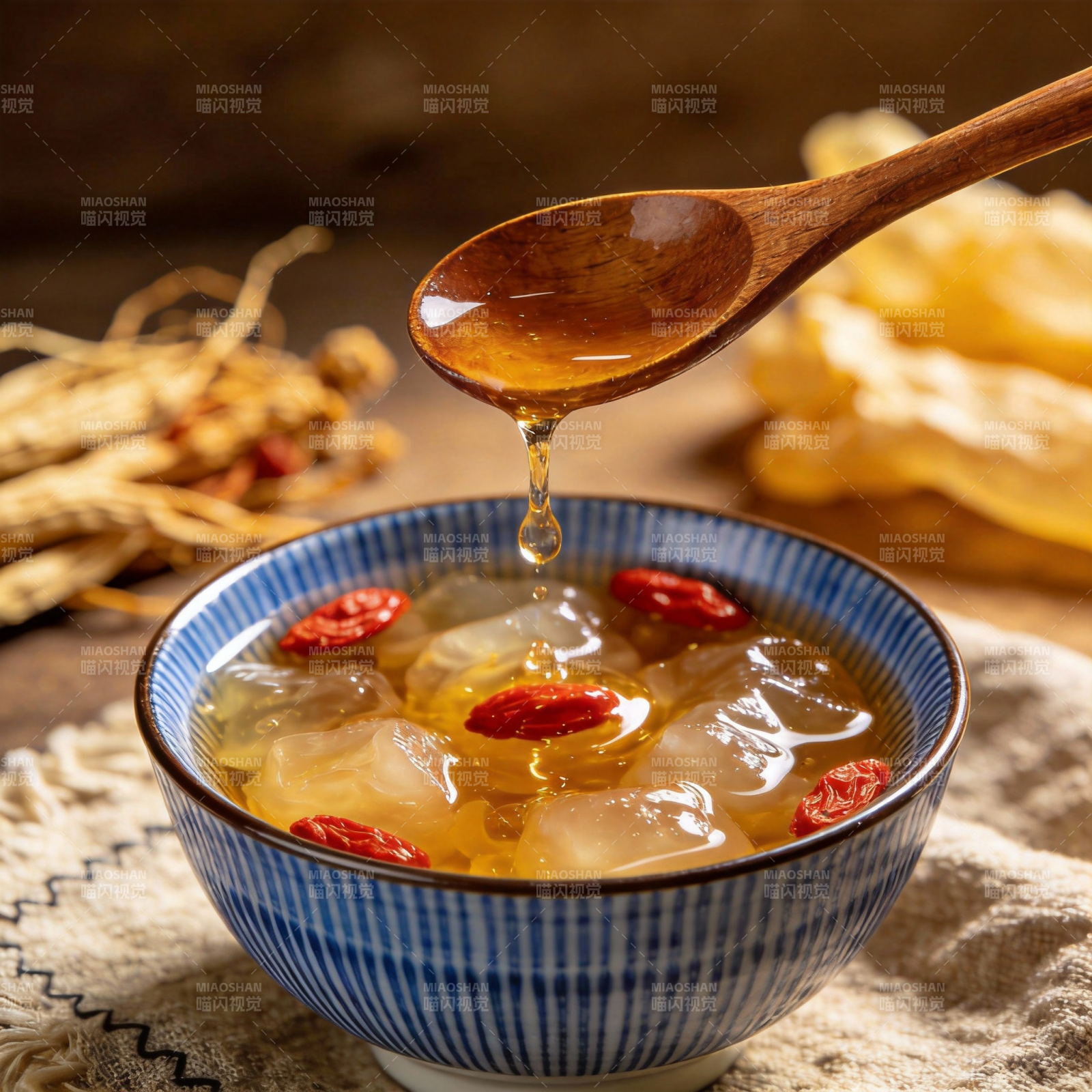 冰糖枸杞炖雪梨图片