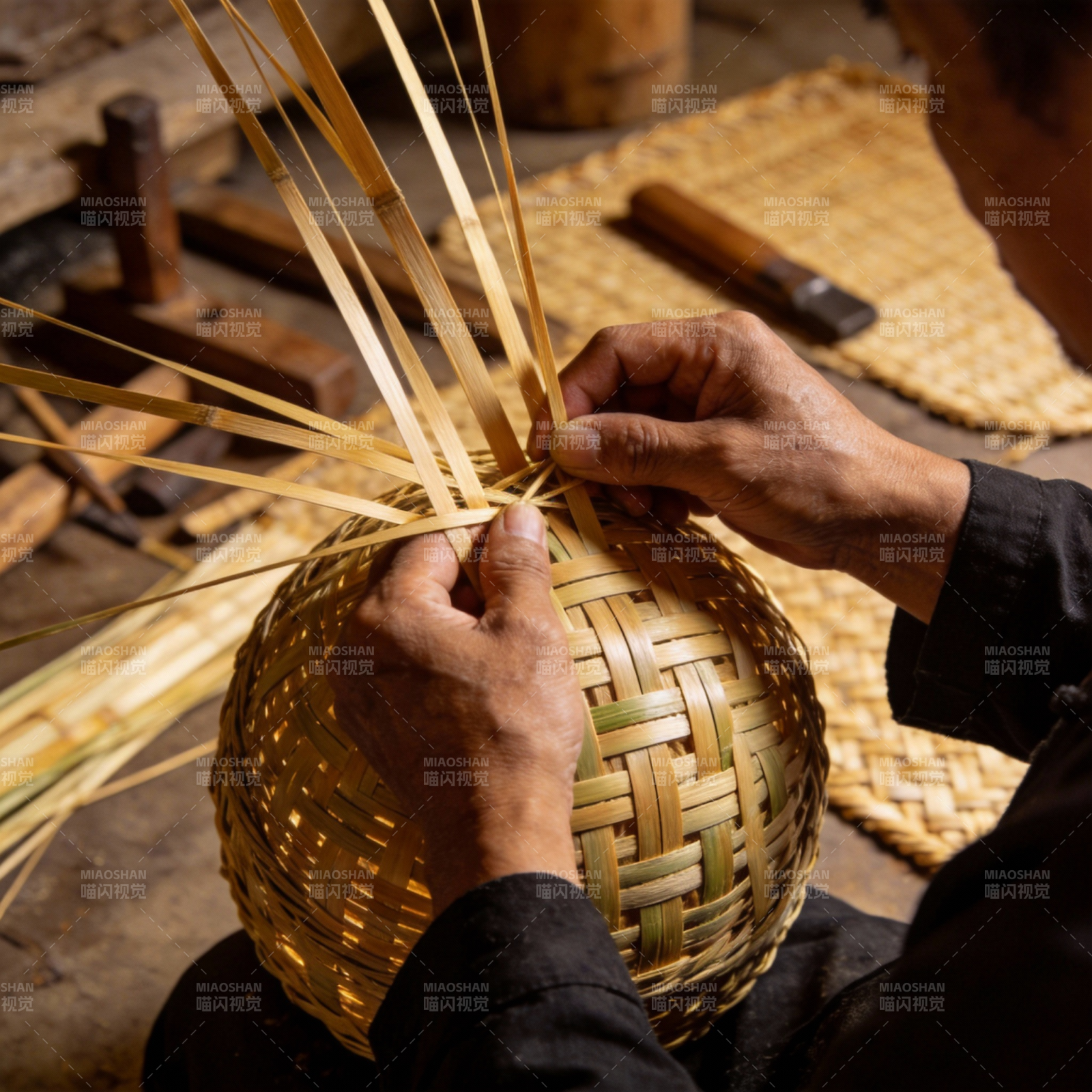 手工编织竹篮图片