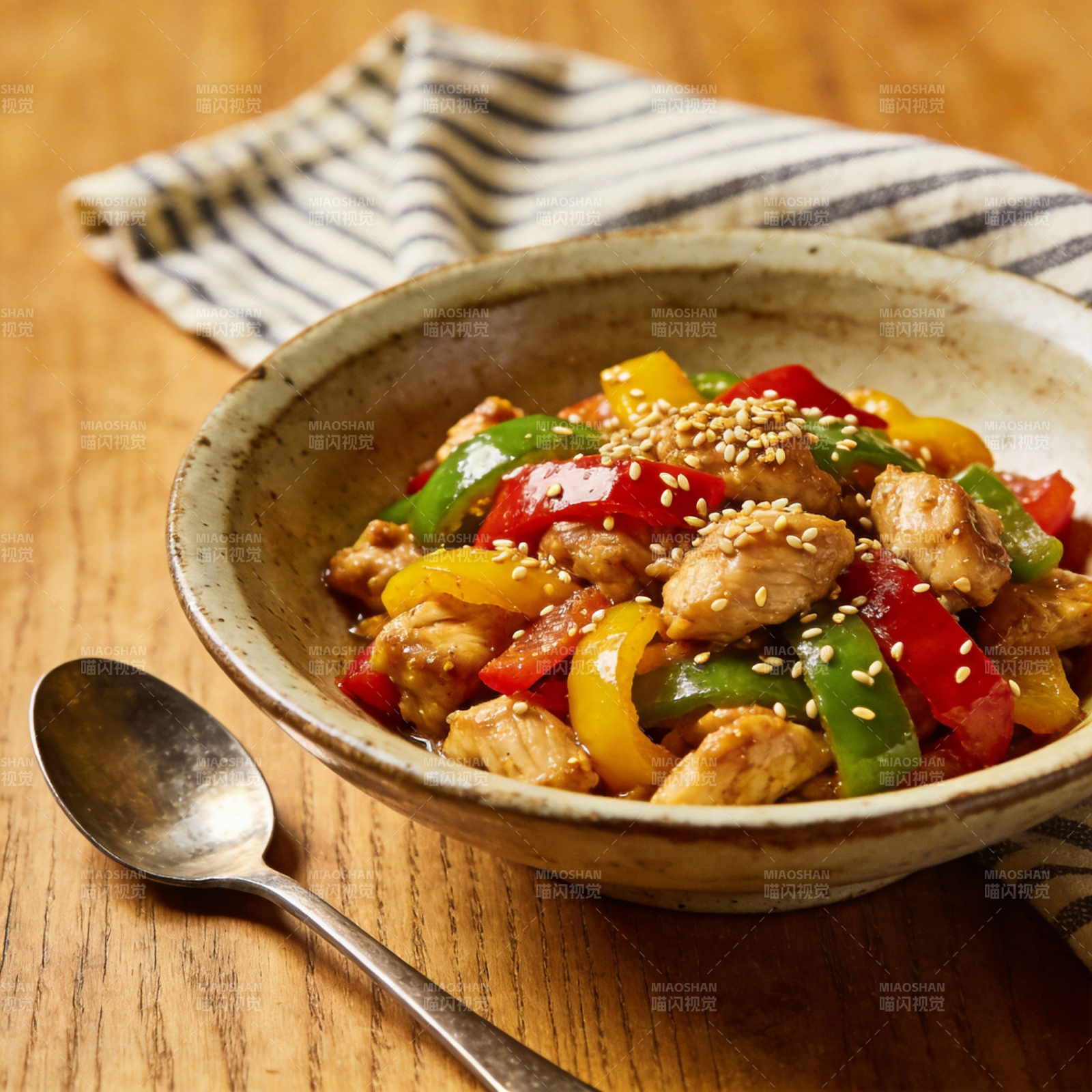 彩椒鸡丁拌饭图片