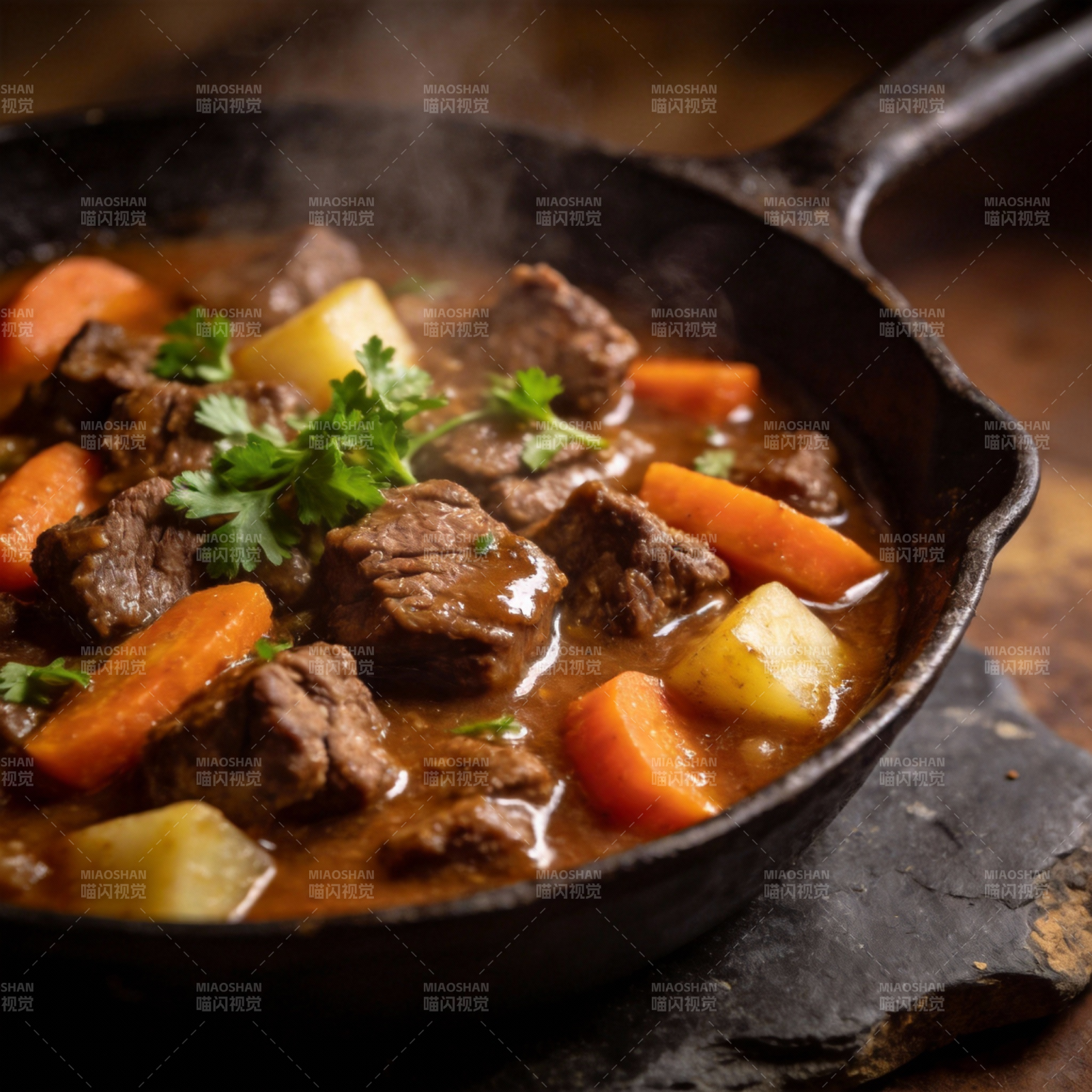 炖牛肉配胡萝卜图片