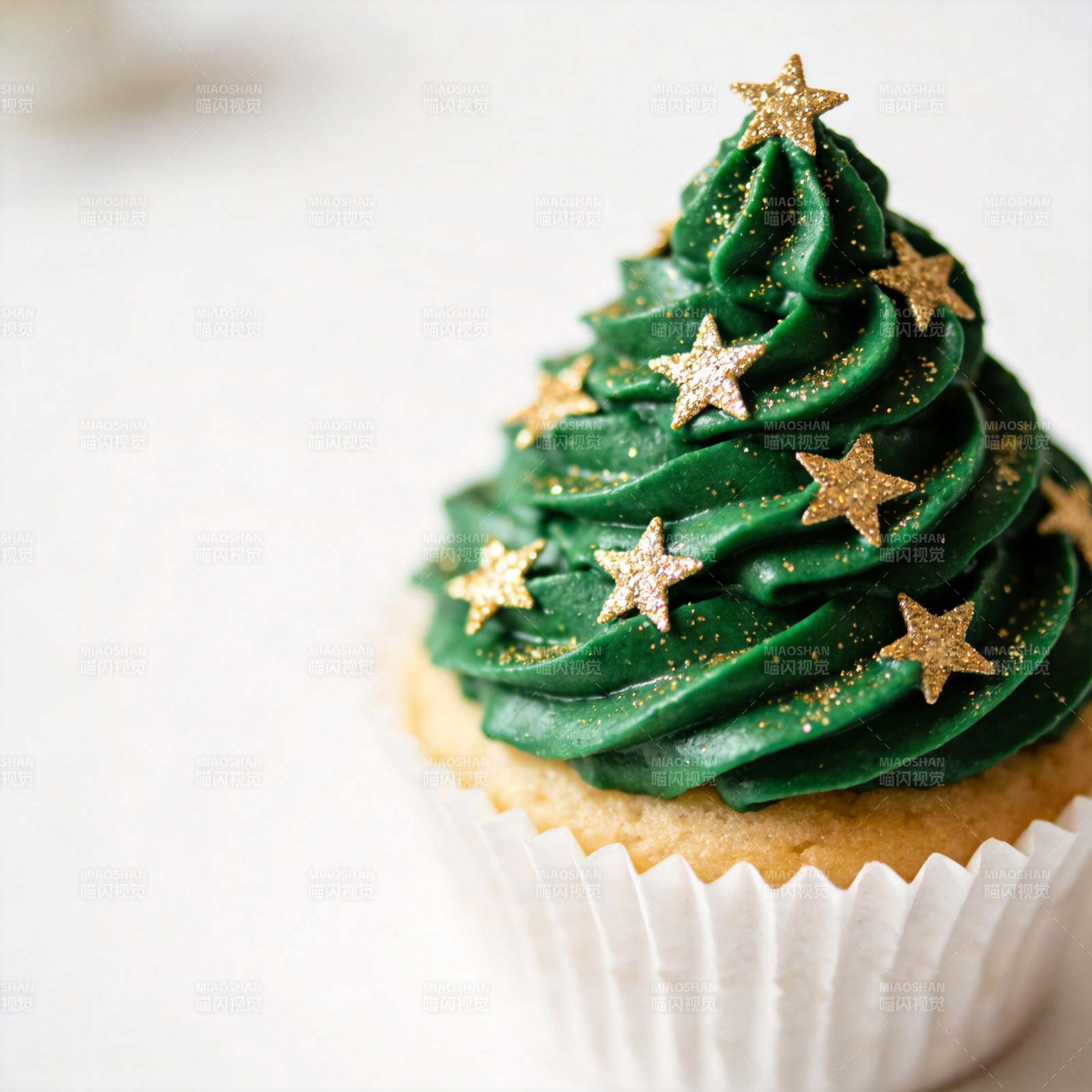 圣诞树杯蛋糕图片