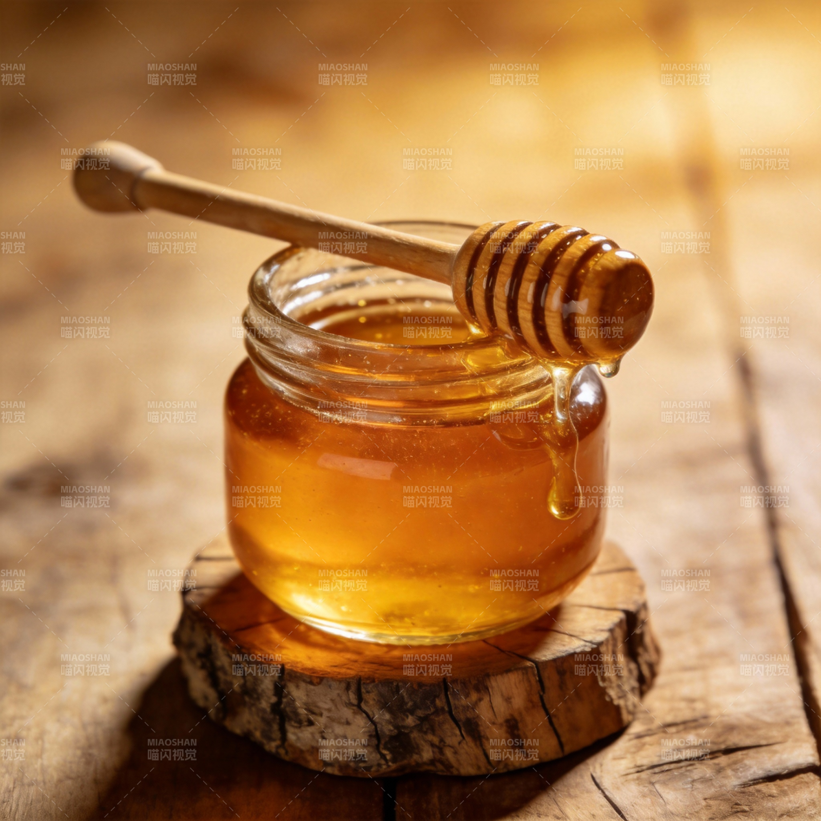 蜂蜜滴落瞬间图片