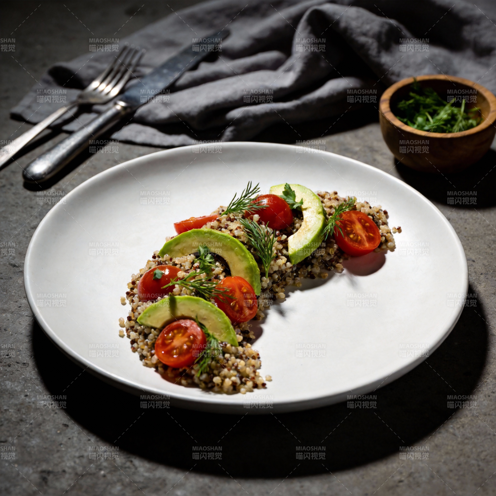 藜麦牛油果沙拉图片