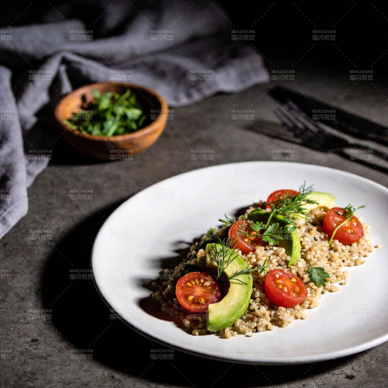 藜麦牛油果沙拉图片