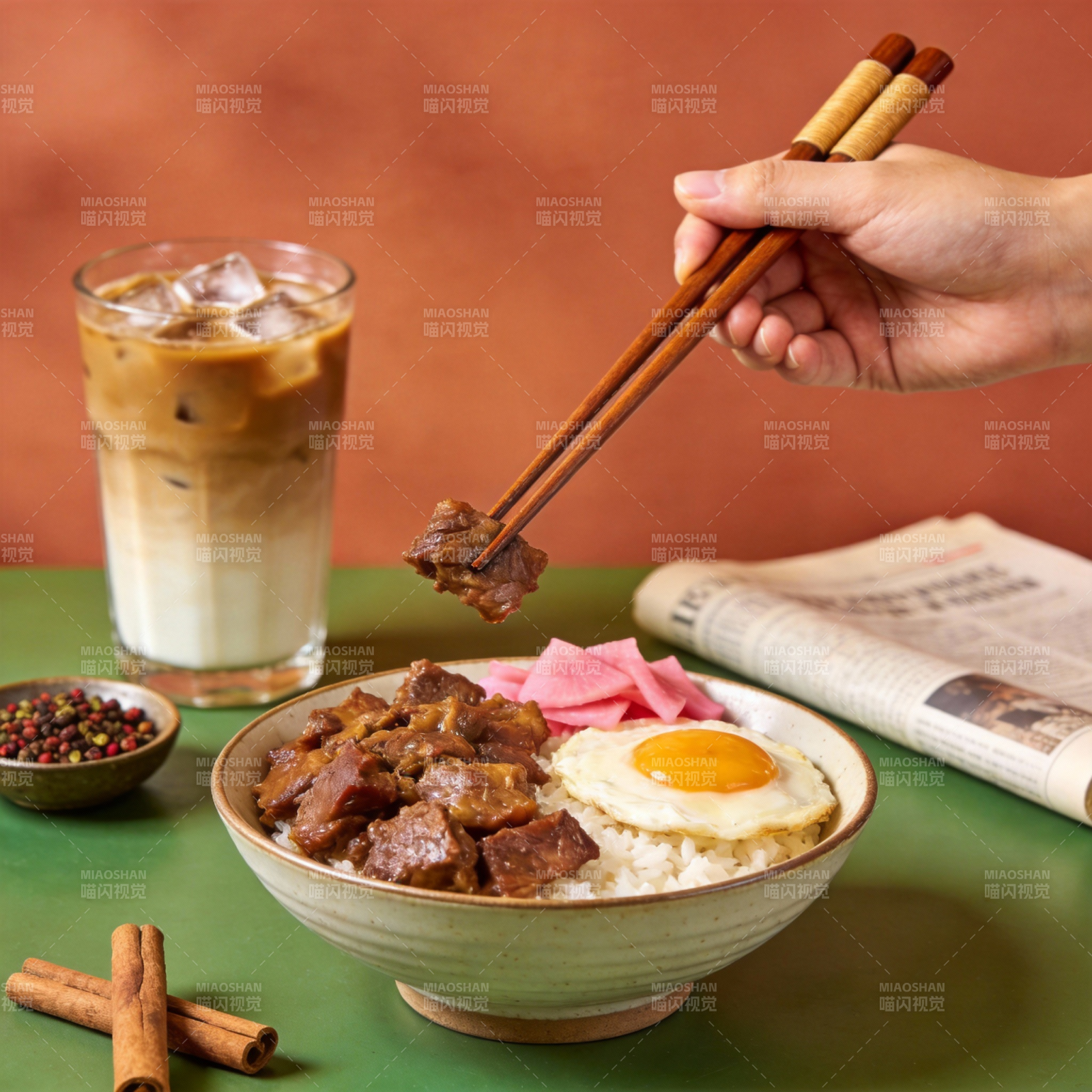 咖喱饭配冰咖啡图片