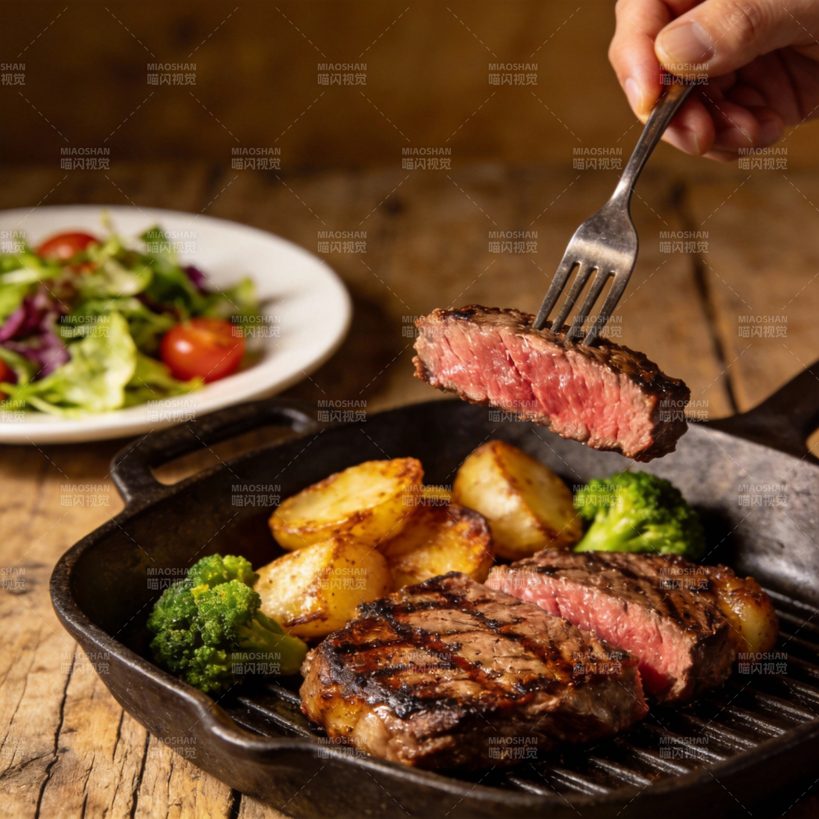 牛排配烤蔬菜图片