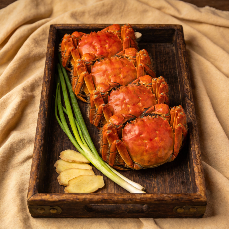 清蒸大闸蟹配姜葱图片