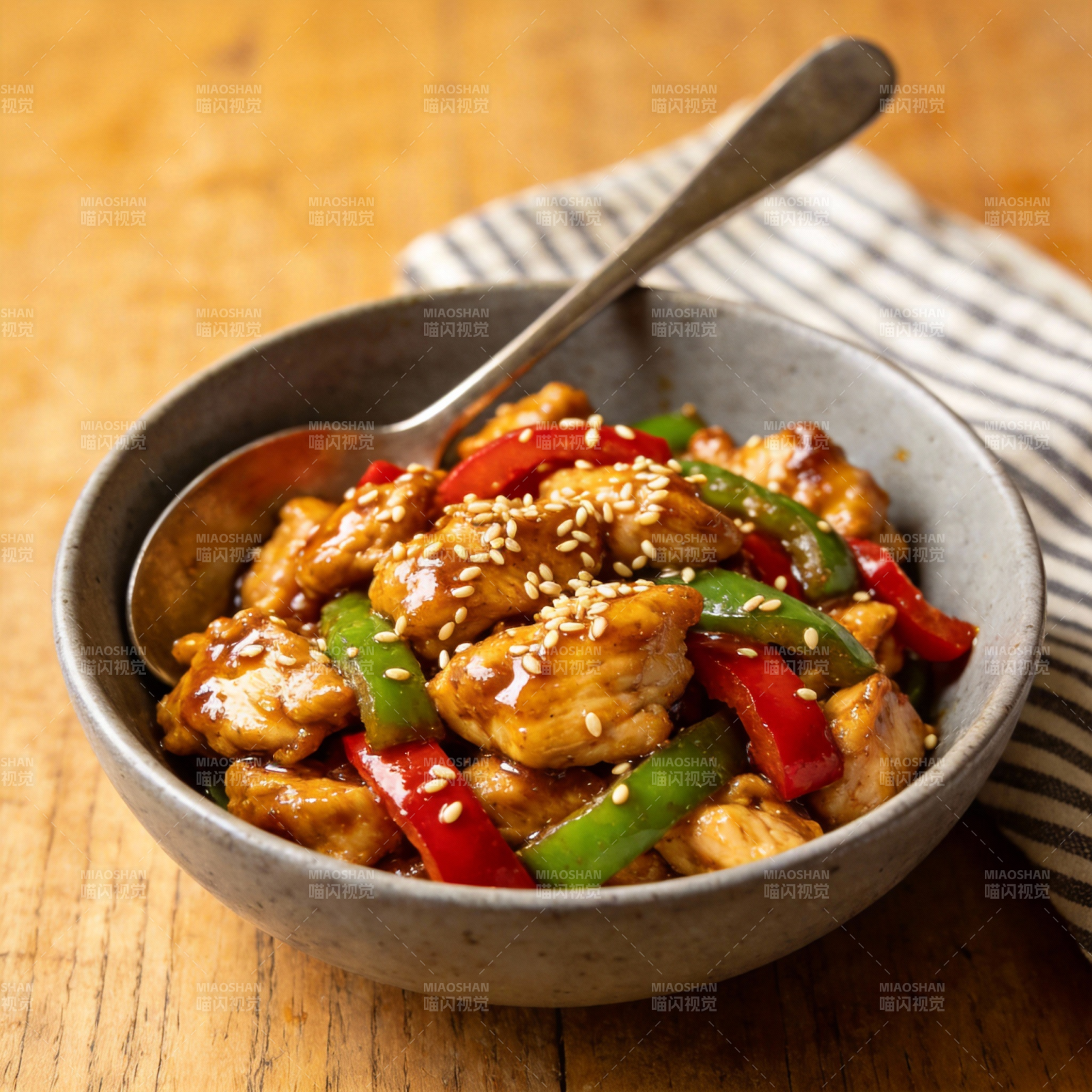 香辣鸡肉炒彩椒图片