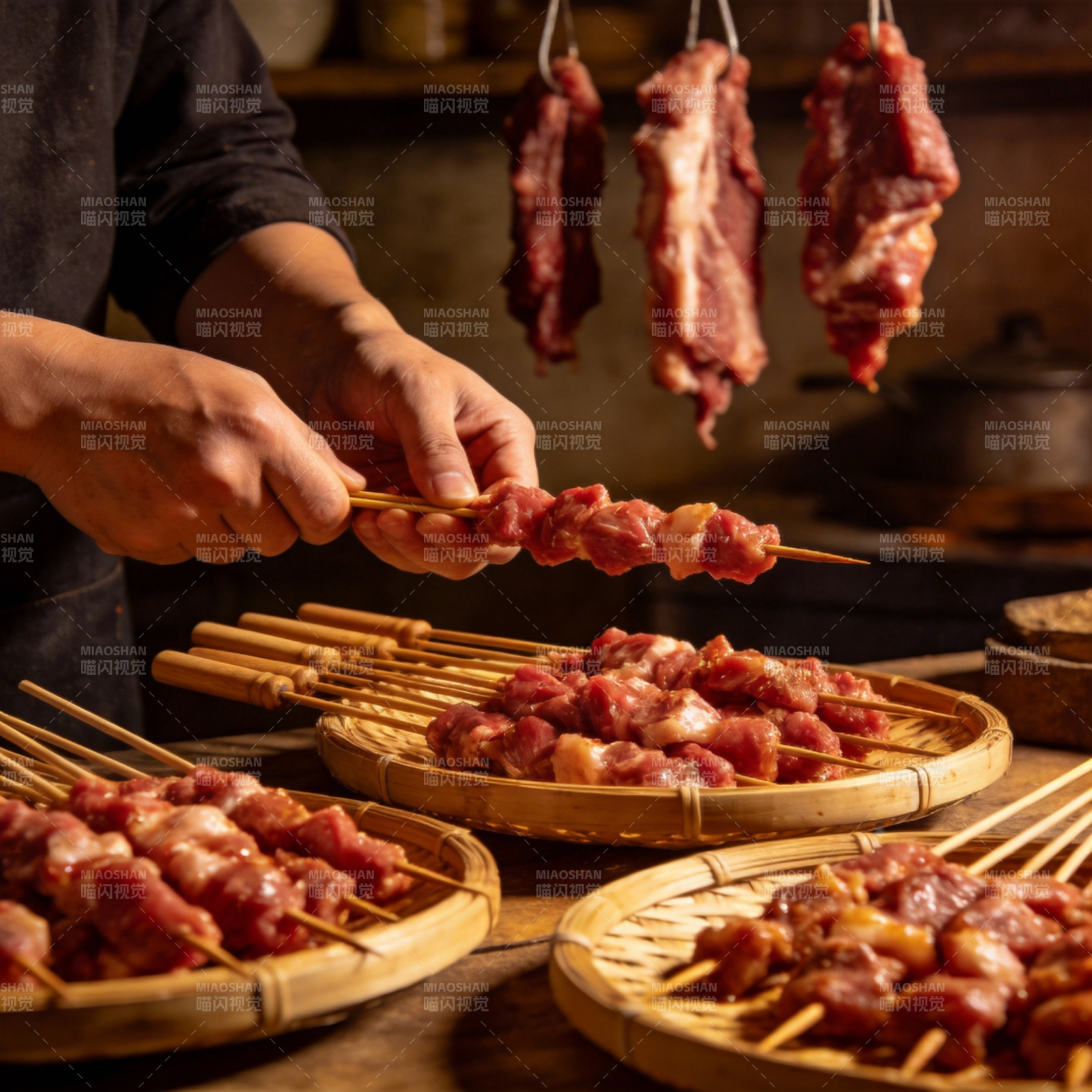 烤肉串制作中图片