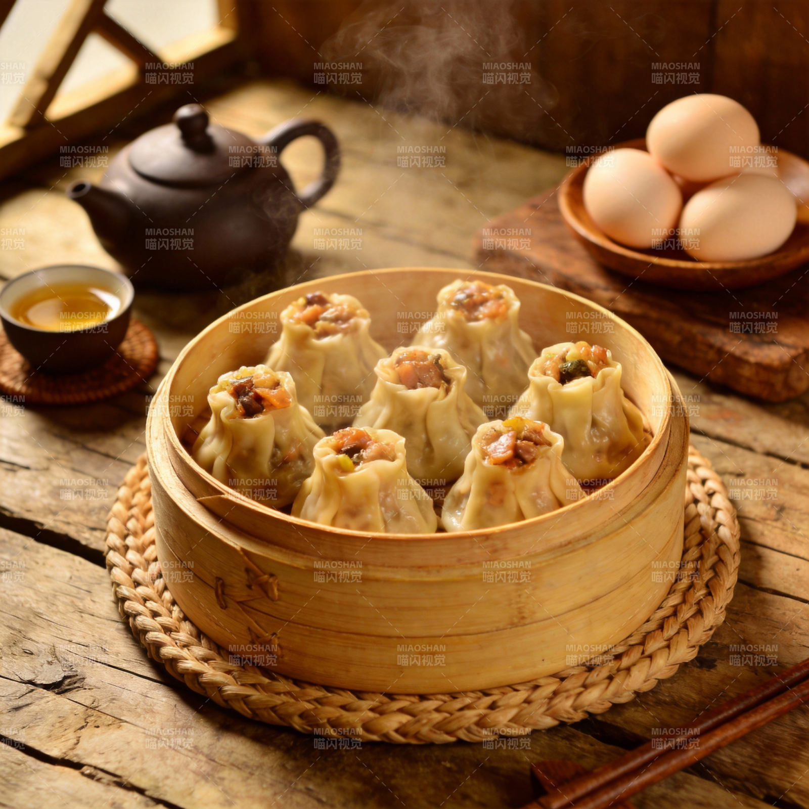 热腾腾的蒸饺图片