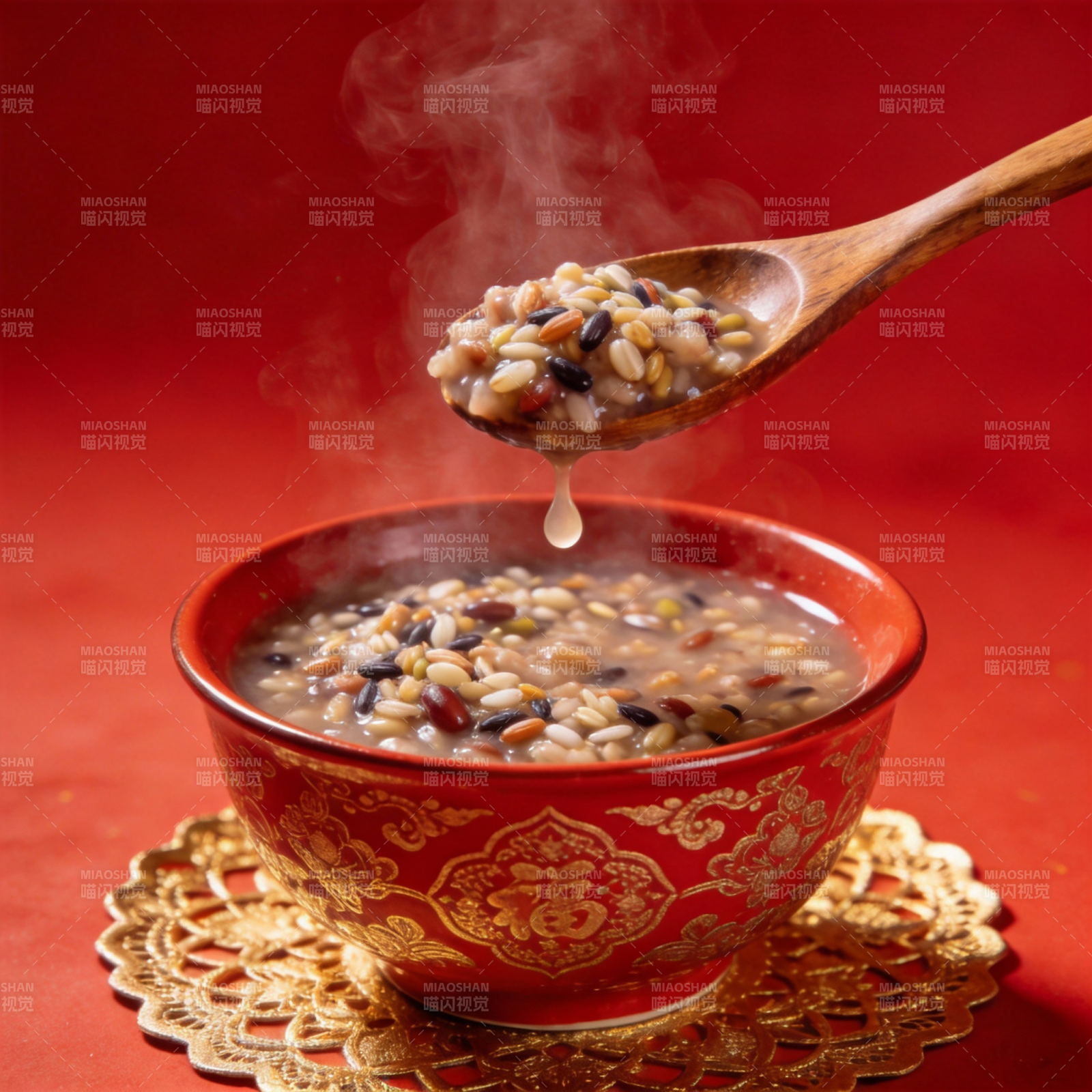 热腾腾的八宝粥图片