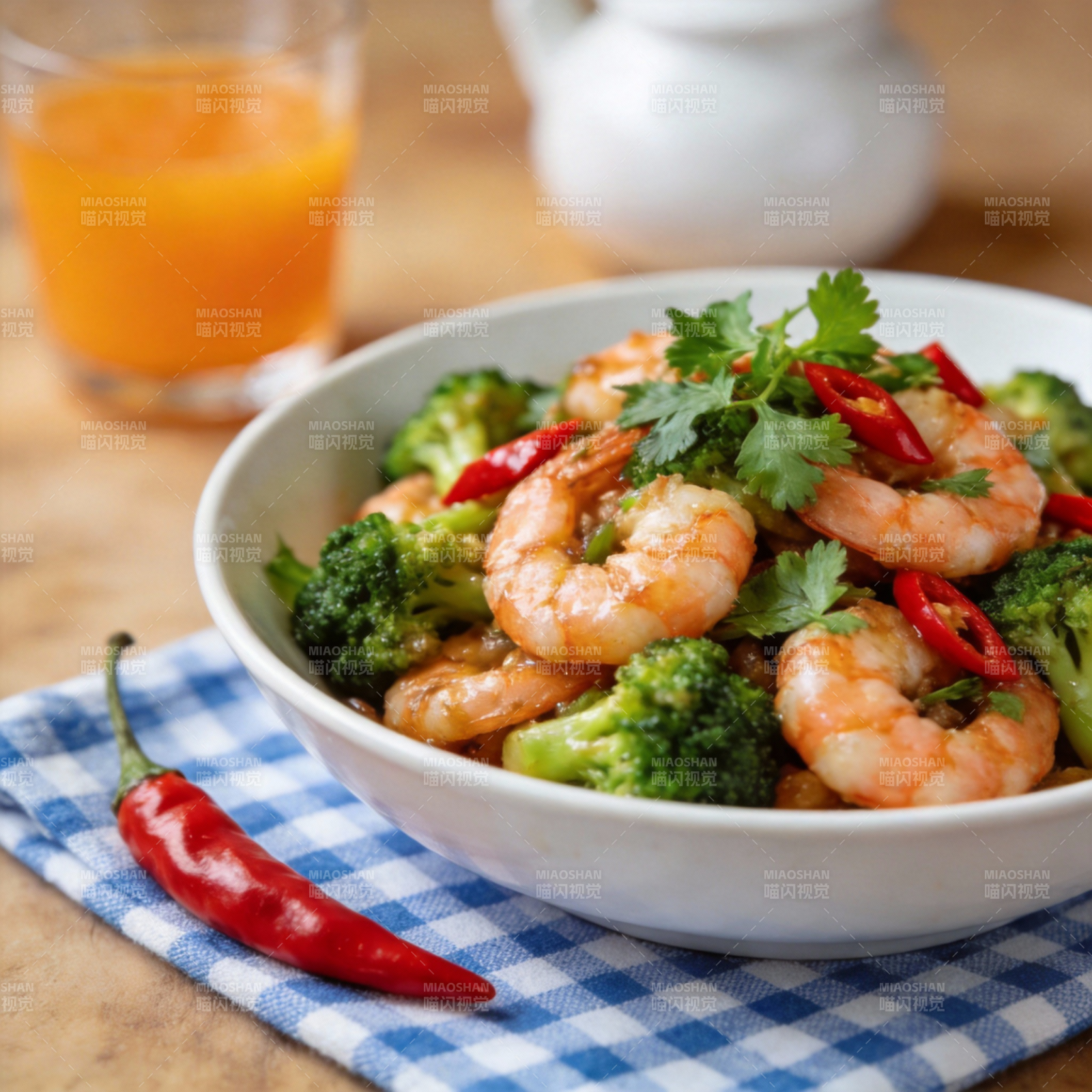 鲜虾炒西兰花图片