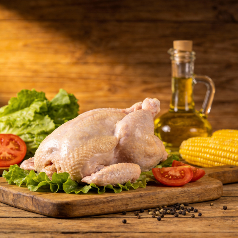 新鲜整鸡待烹图片