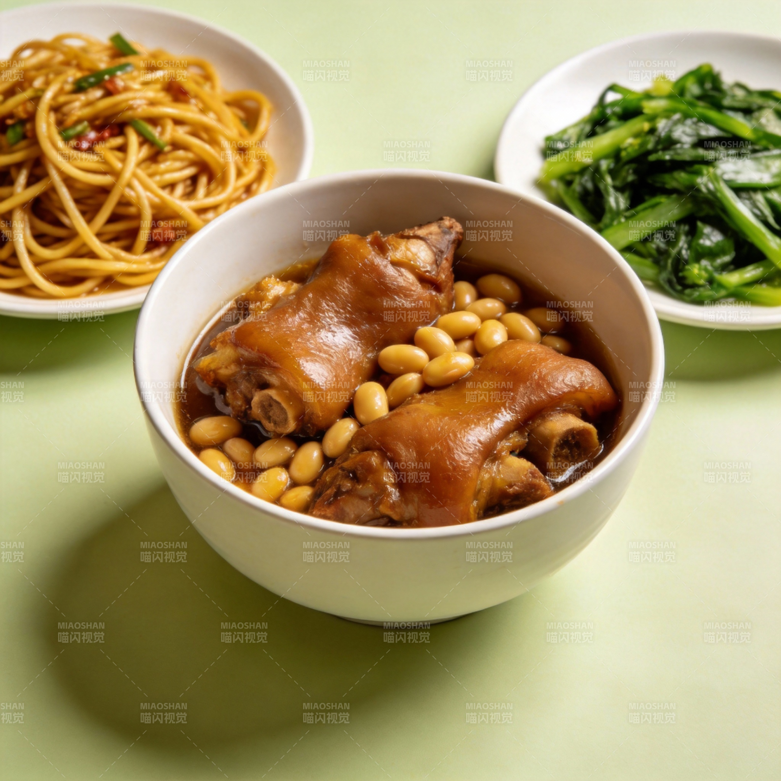 猪蹄炖黄豆图片