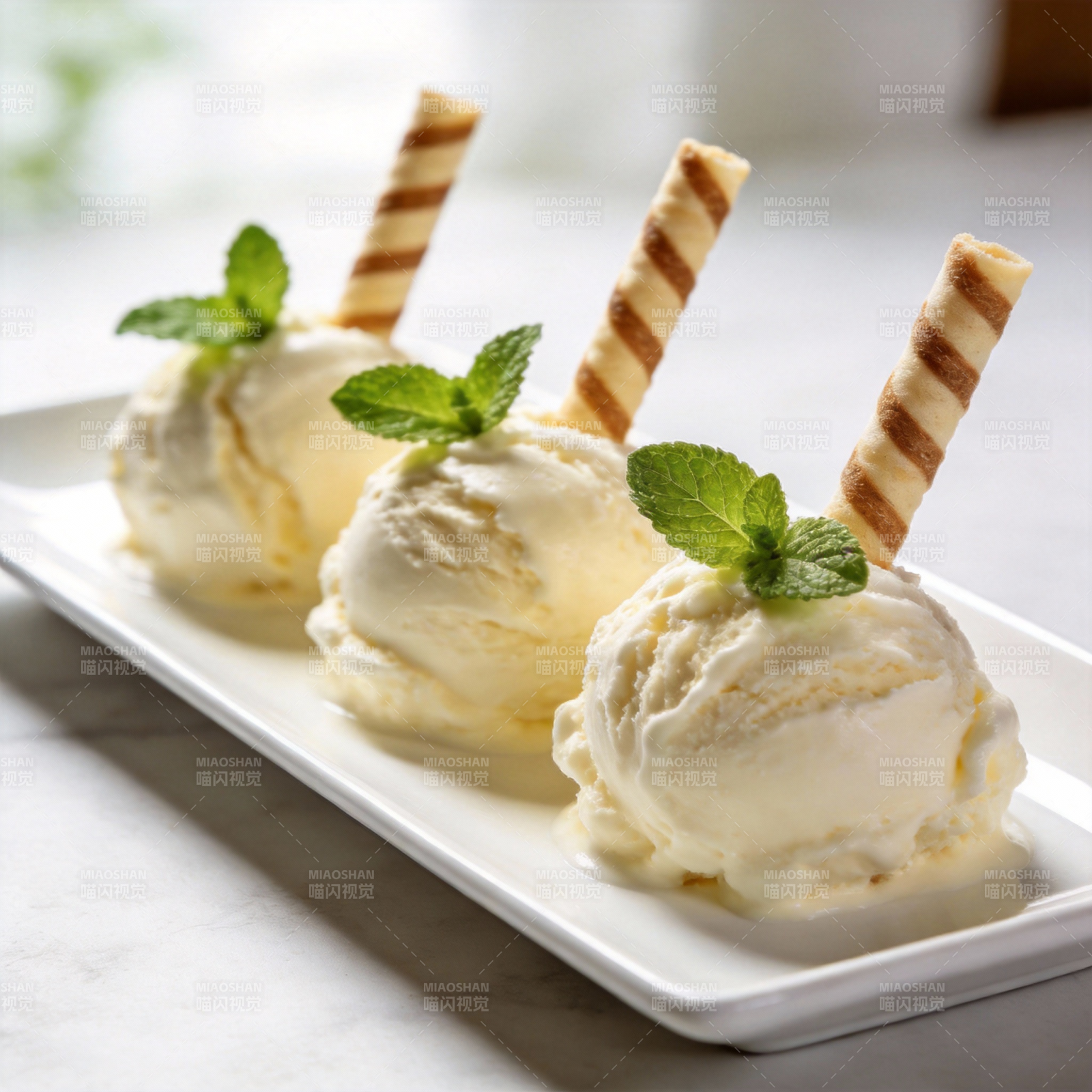 香草冰淇淋配薄荷图片