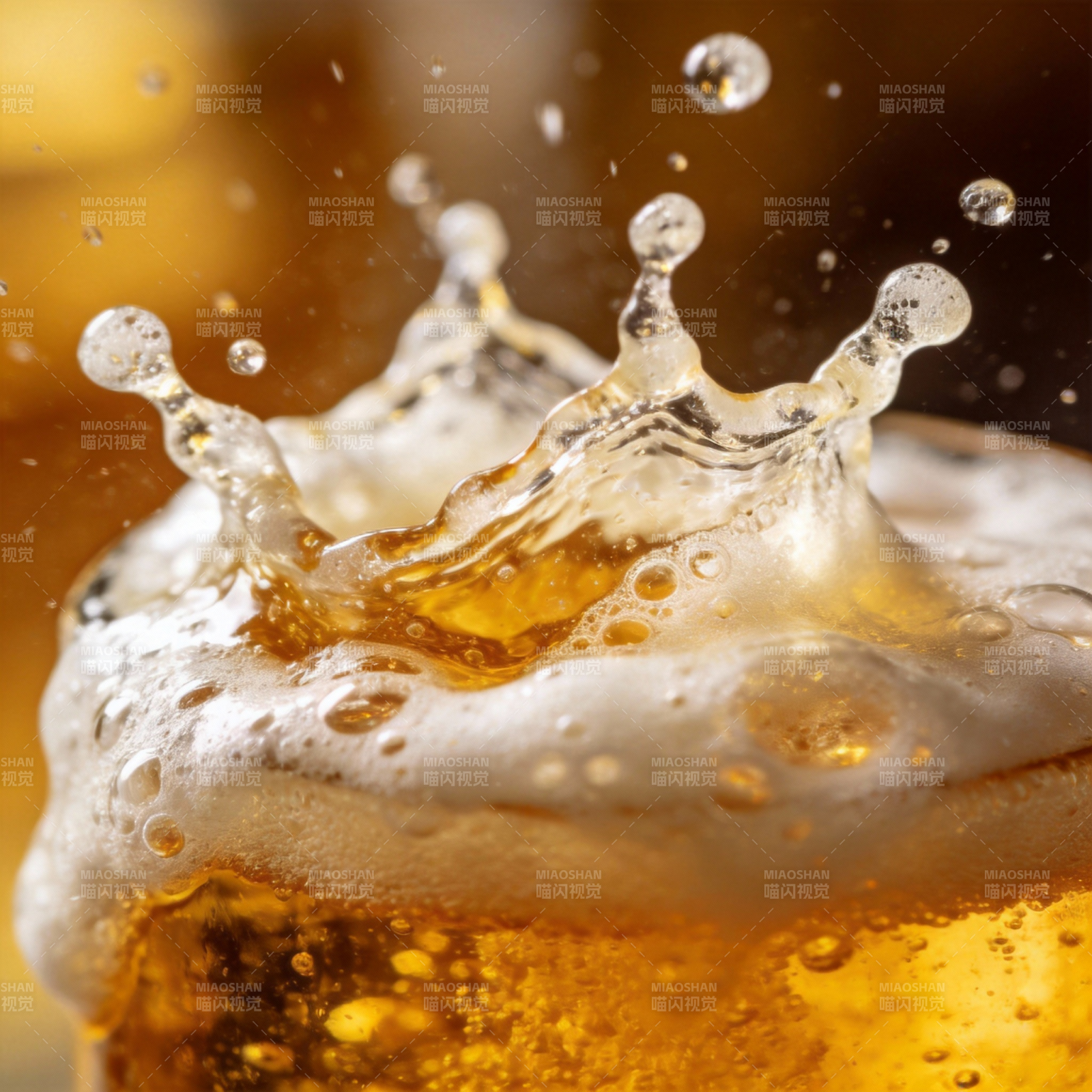 啤酒飞溅瞬间图片