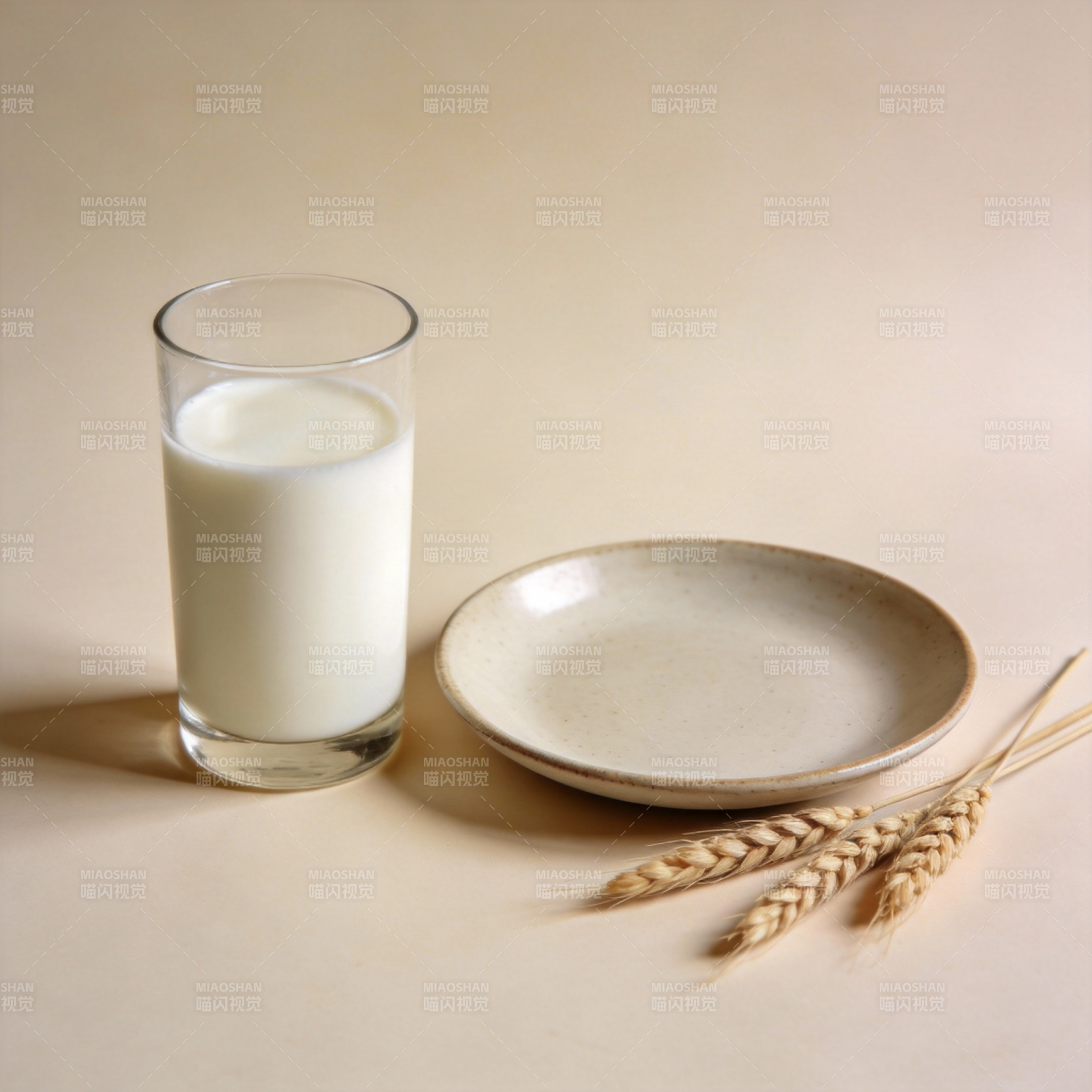 牛奶与麦穗静物图片