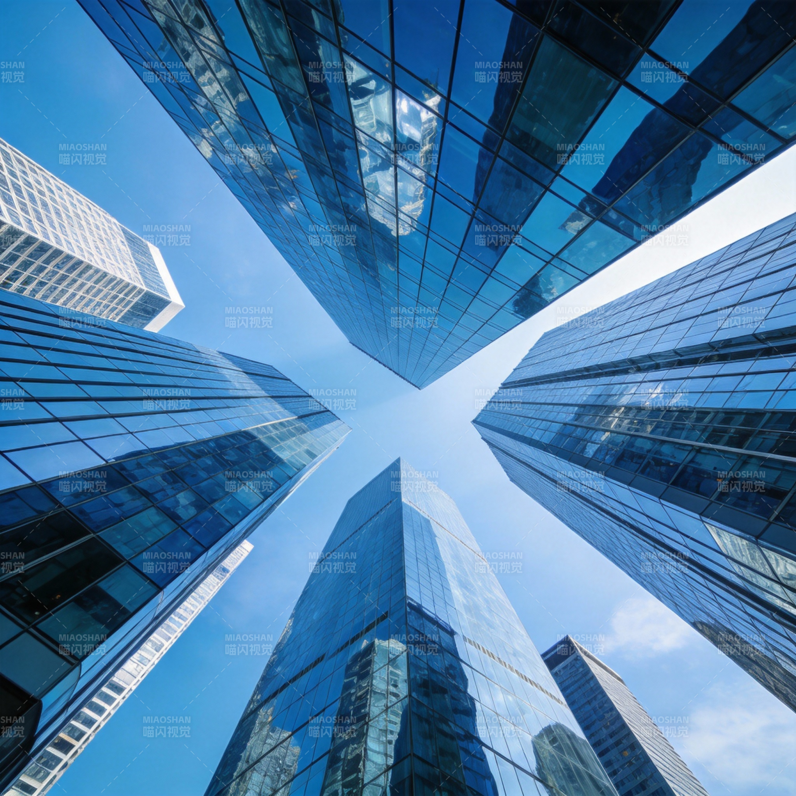 摩天大楼仰视图图片