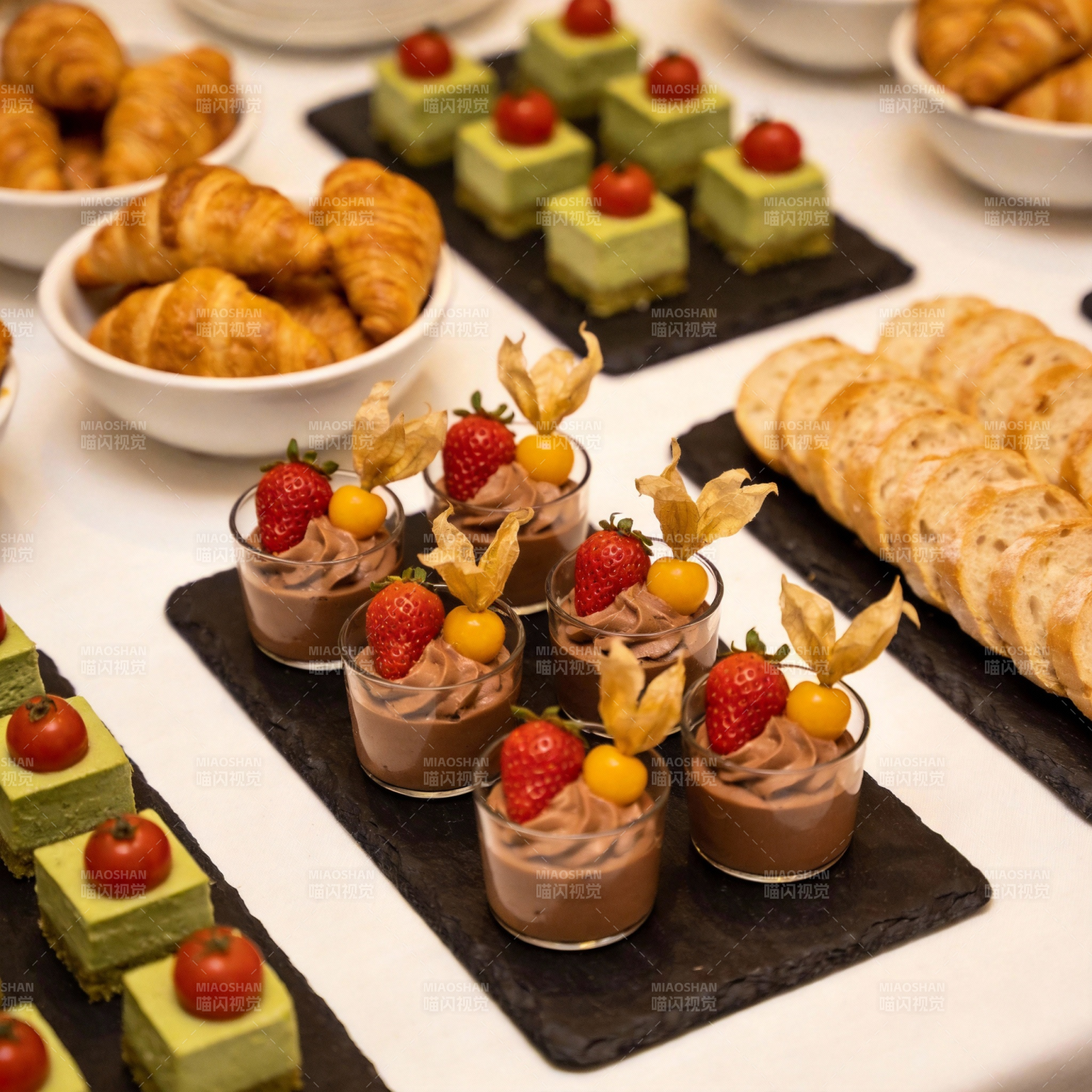 精致甜品盛宴图片