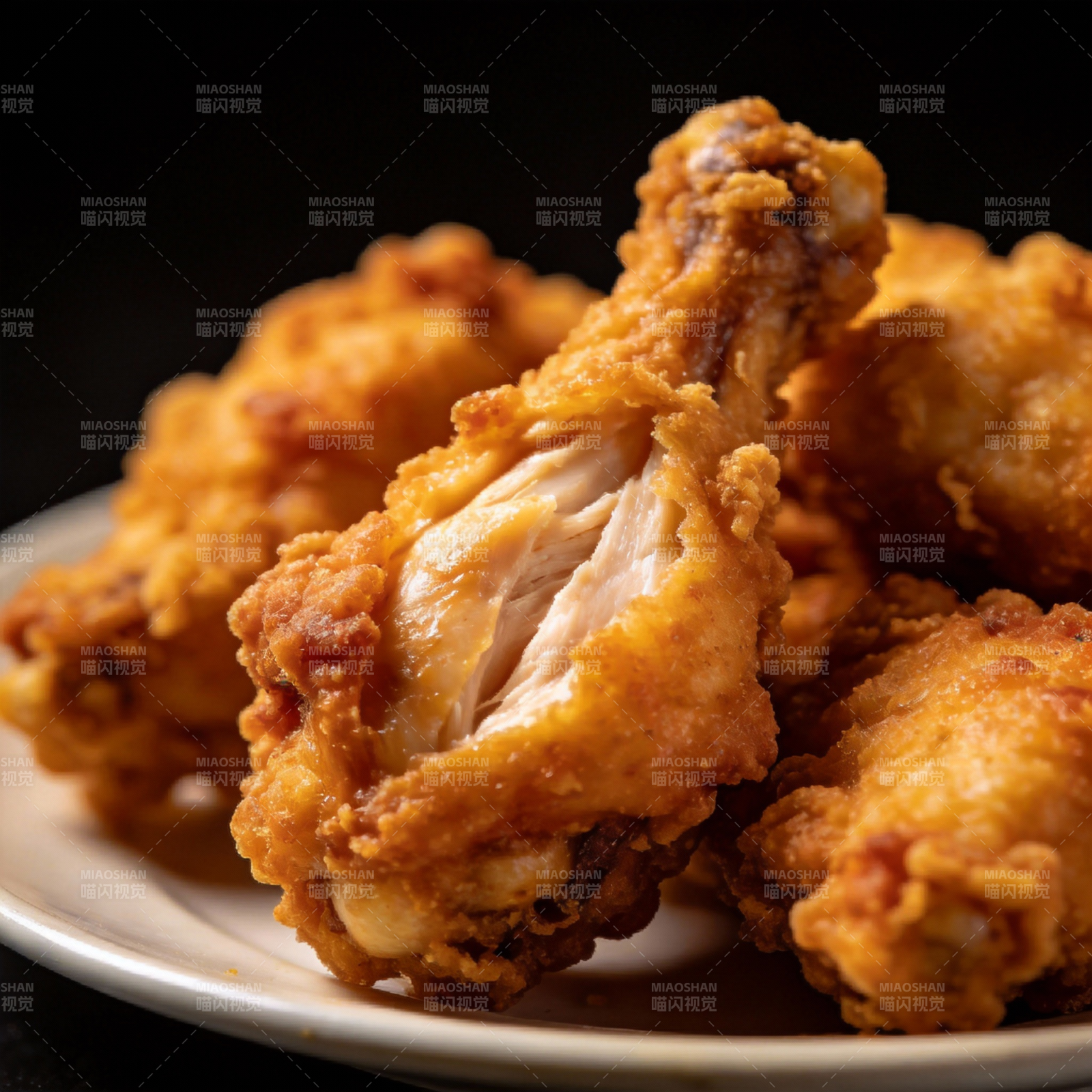 金黄酥脆炸鸡翅图片