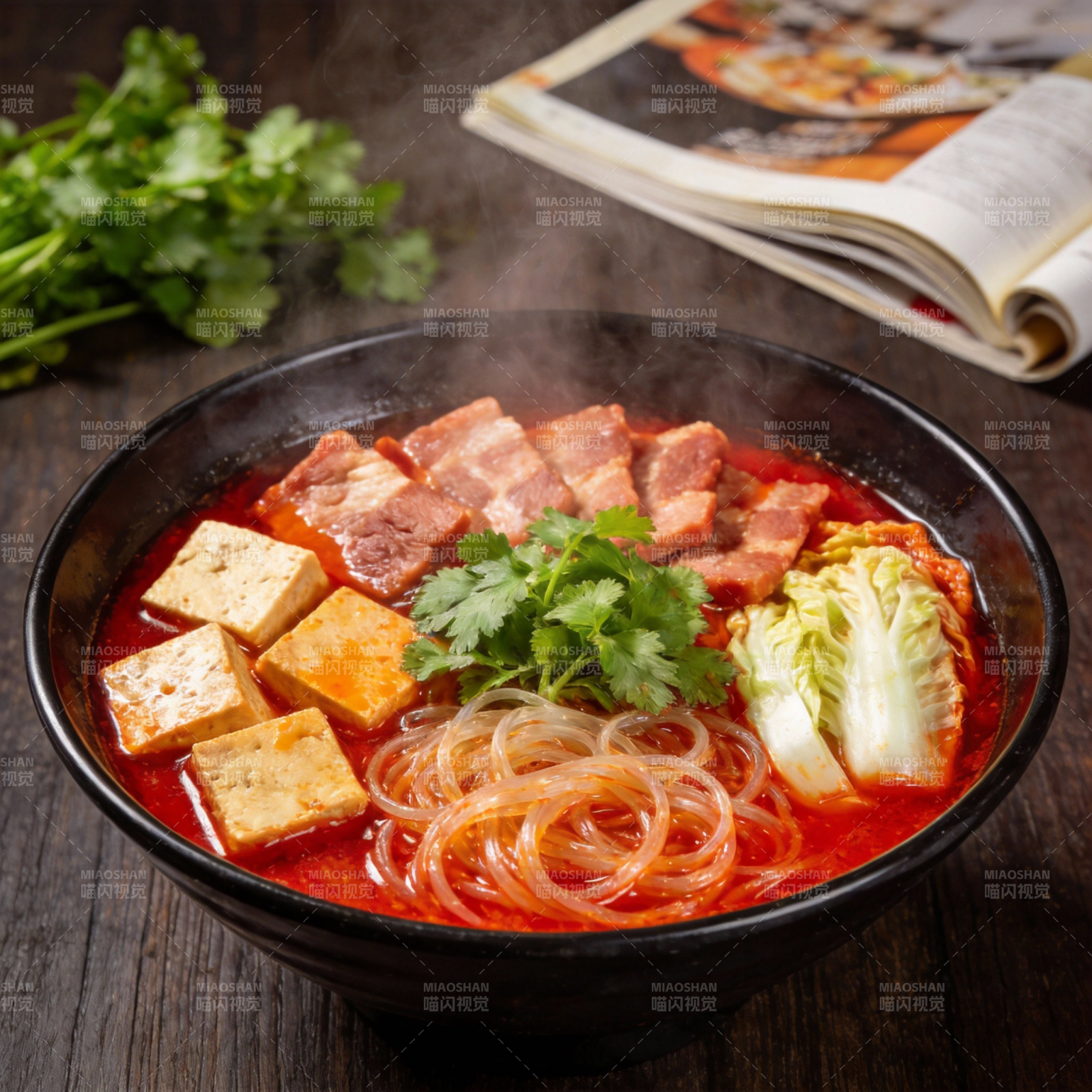 麻辣烫热气腾腾图片