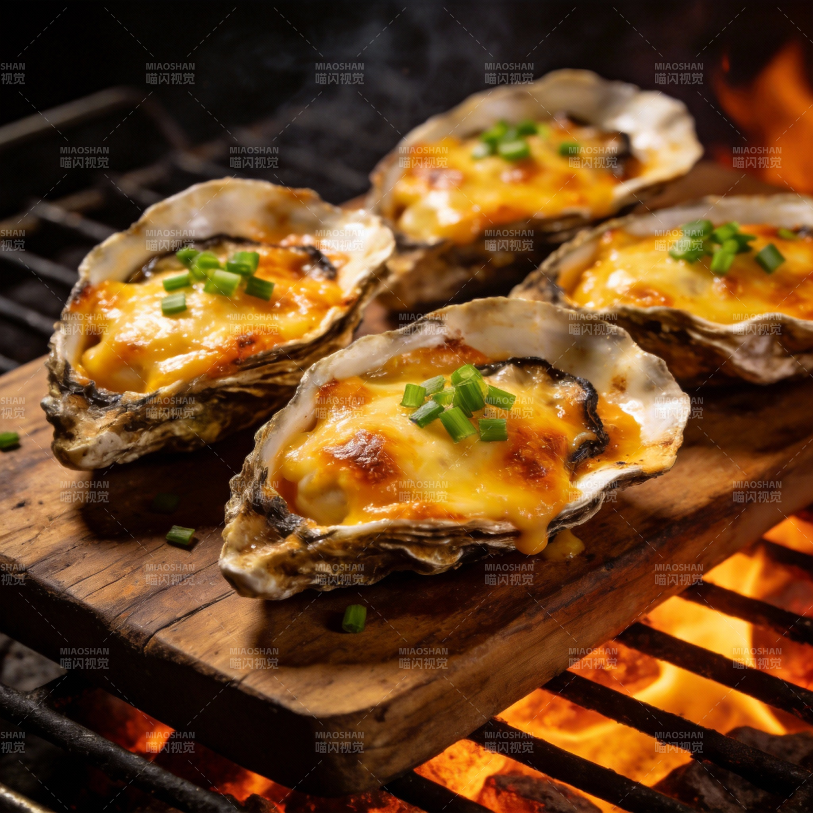 烤生蚝火焰上图片