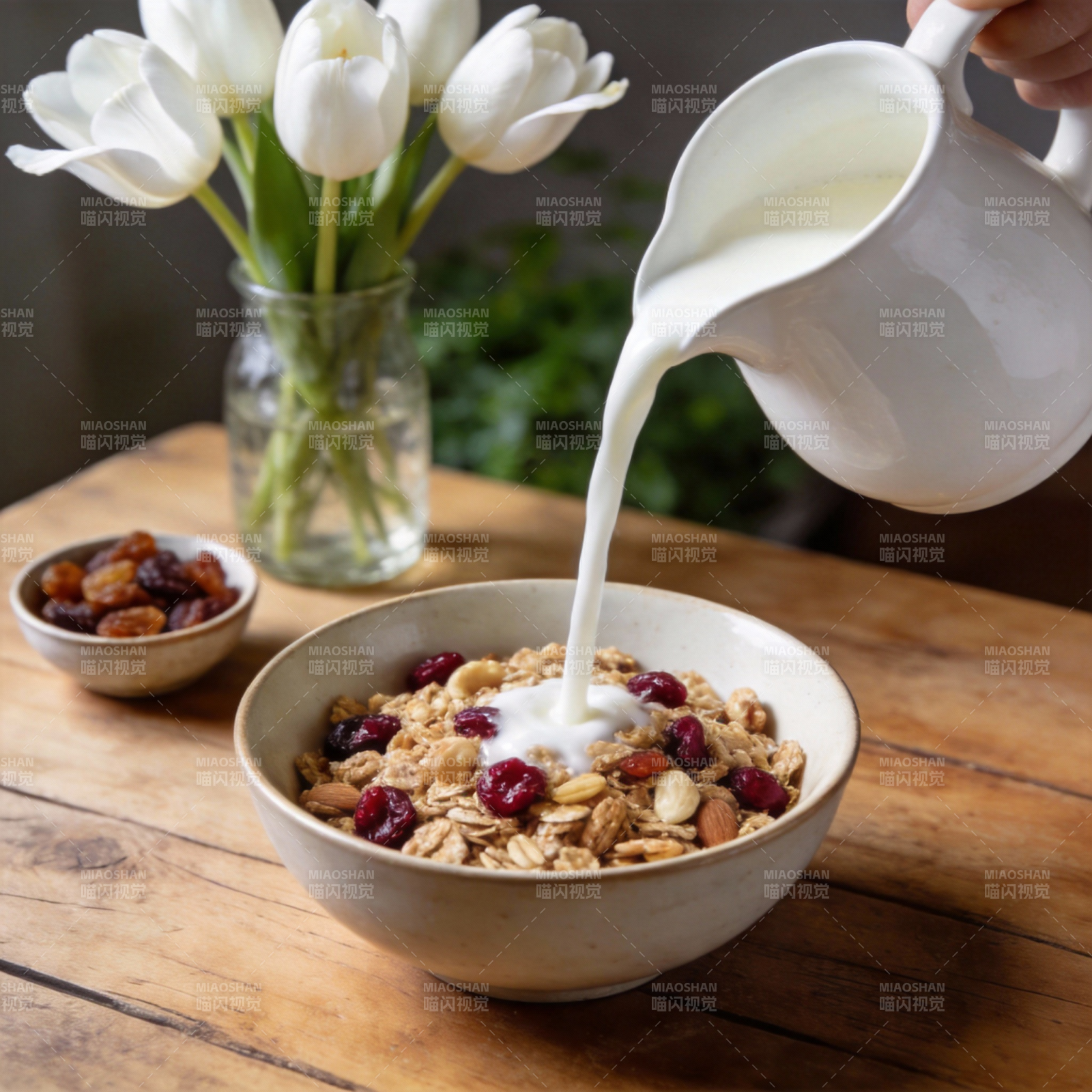 牛奶浇麦片图片