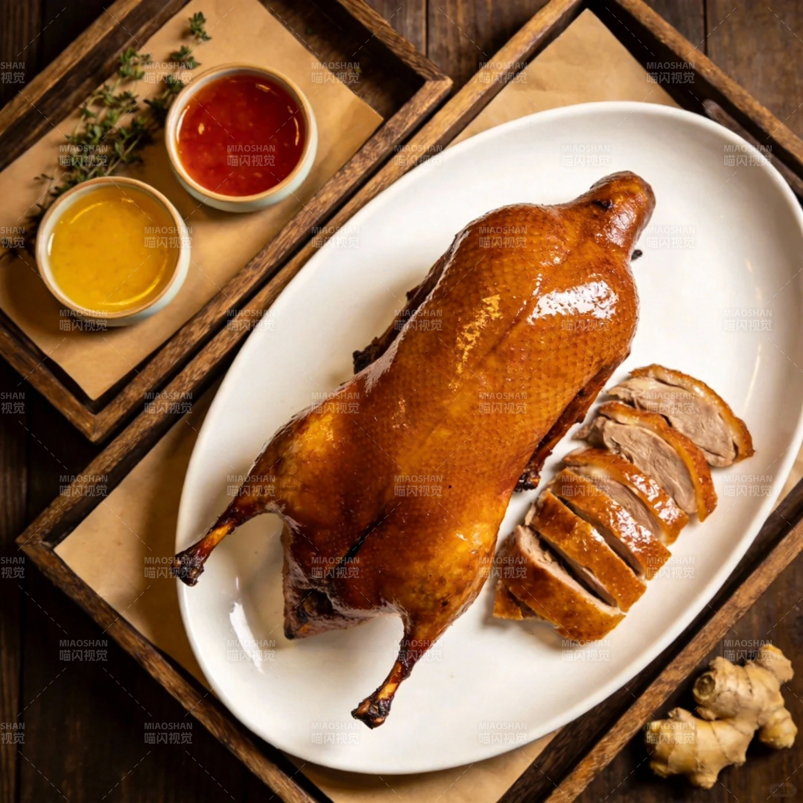 烤鸭配酱料图片