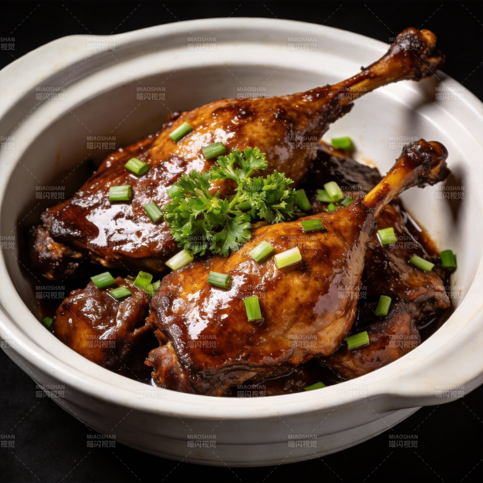酱香鸭腿图片