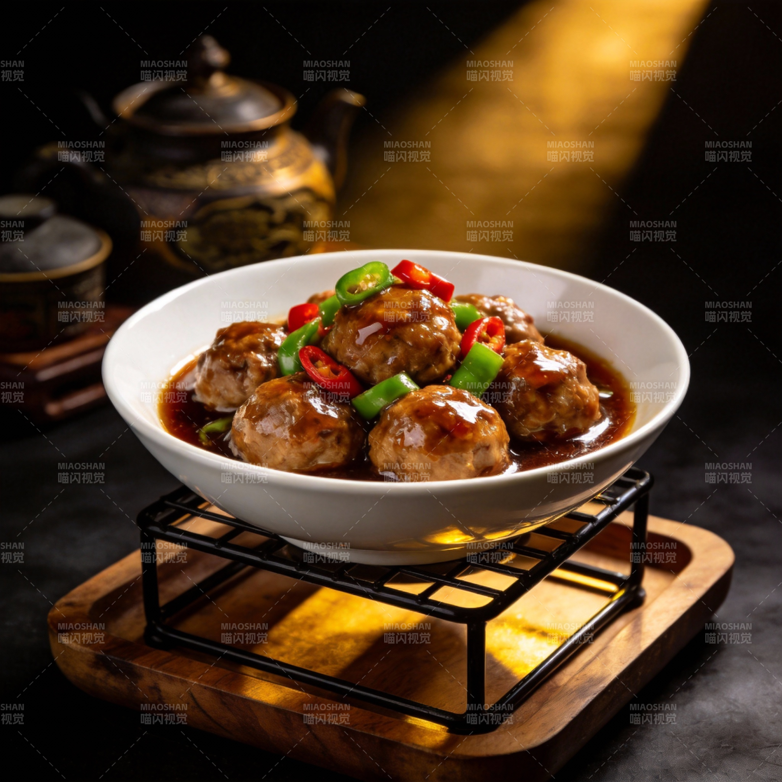 红烧肉丸配青椒图片