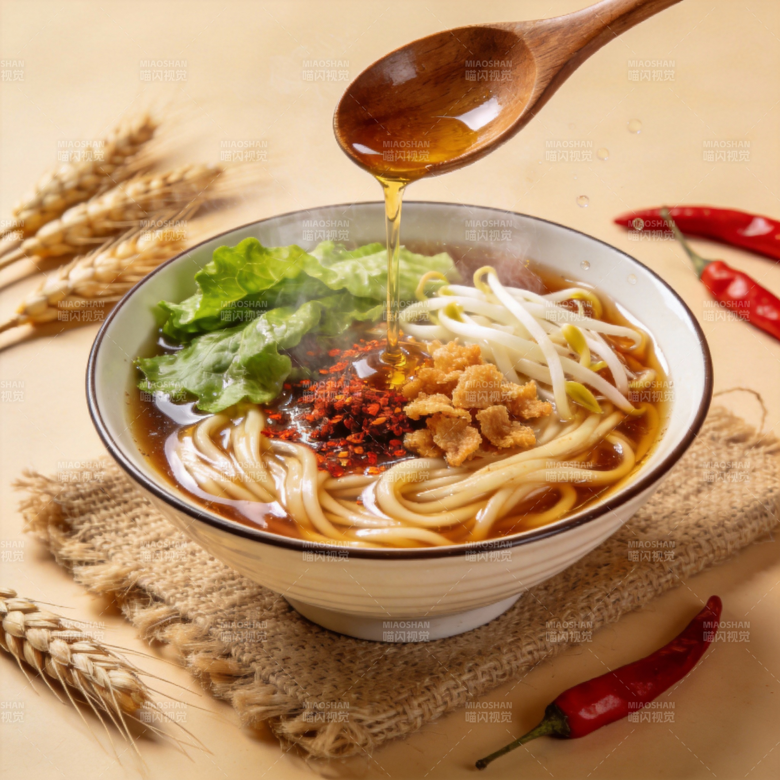 热辣鲜香面图片