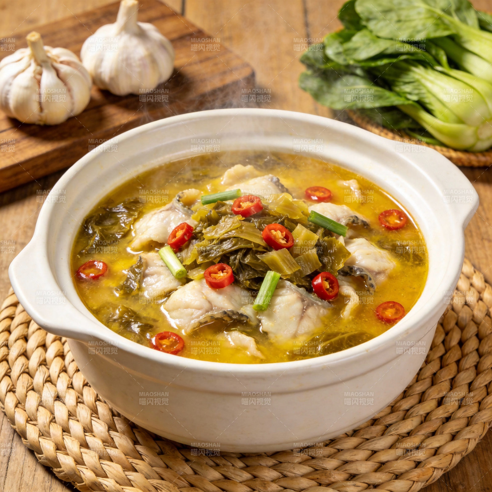 酸菜鱼汤图片