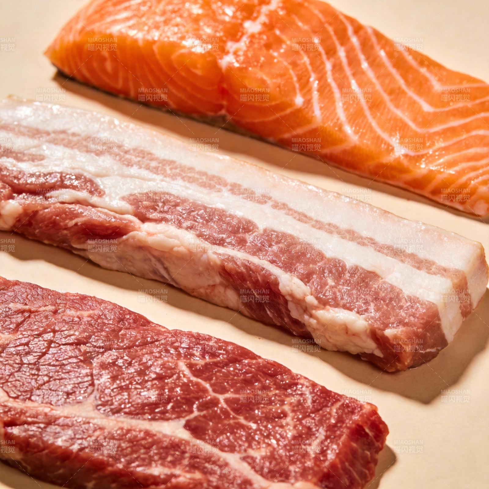 三文鱼 培根与牛肉图片