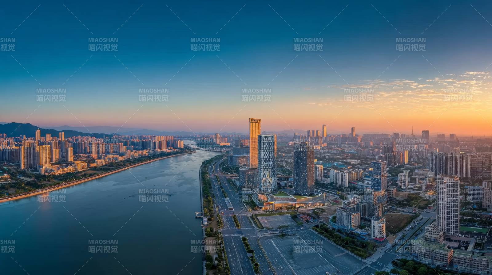 城市晨曦江景图片