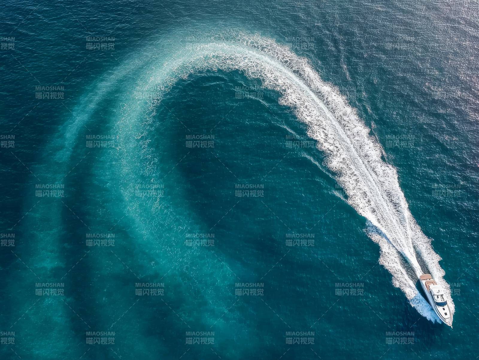 碧海飞舟划波痕图片